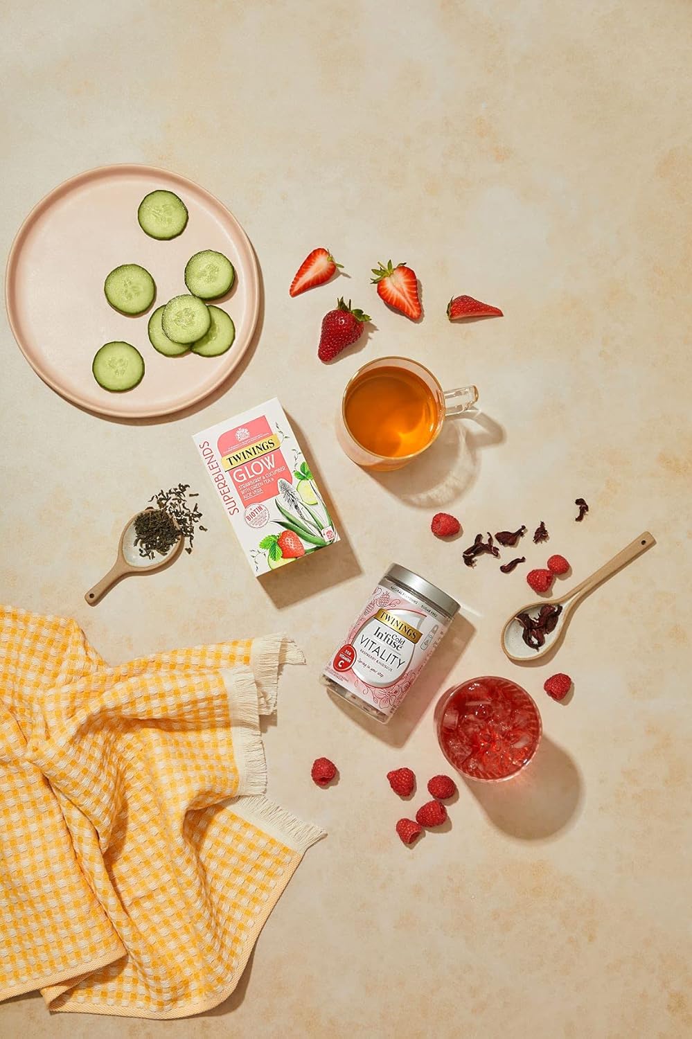 Twinings Superblends Glow Herbal Infusion with Strawberry, Cucumber, Green Tea & Aloe Vera (80 Teabags)