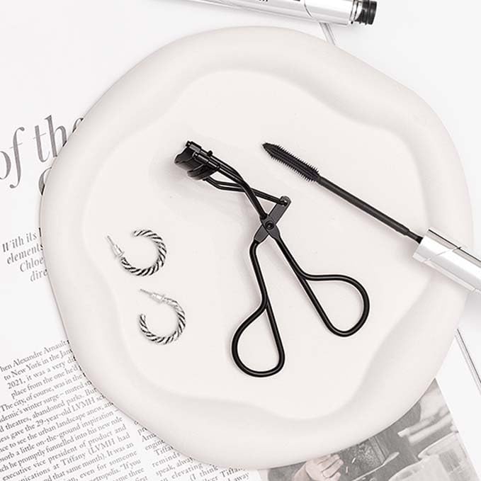 Truyu Eyelash Curler - Black with 2 Replacement Pads
