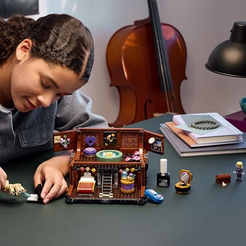 LEGO Wednesday Thing's Apartment - Play & Display Set with Enid Mini Doll 17