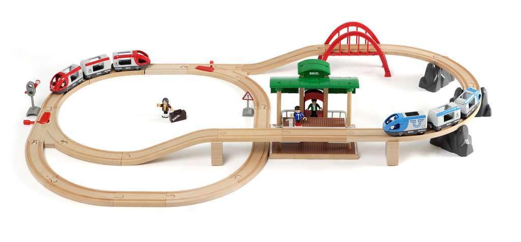 BRIO World Railway Travel Switching Set - Battery Powered Train | Ages 3+ | 19 Track Pieces