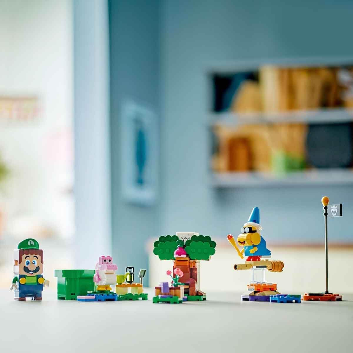LEGO Super Mario Adventures with Interactive Luigi Toy Set 71440 2
