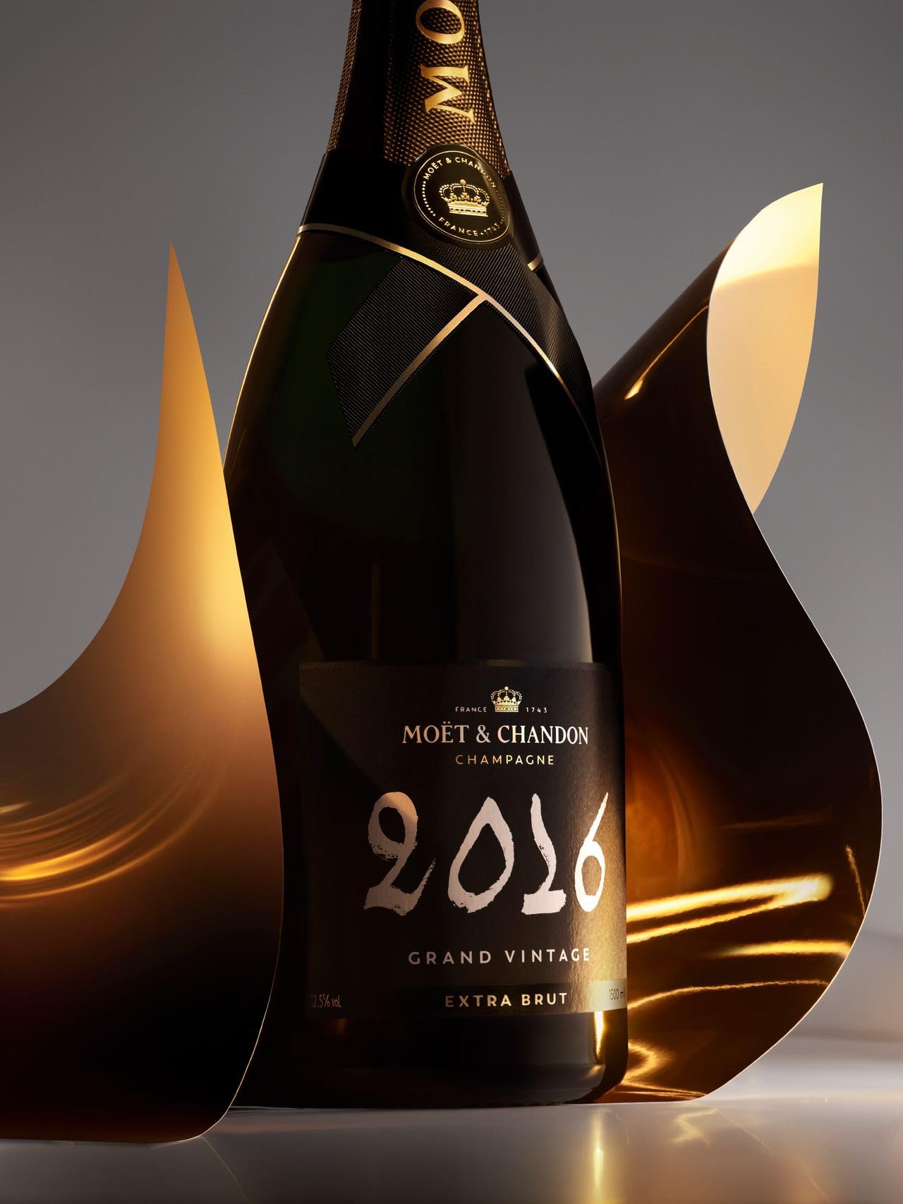 Moët & Chandon Grand Vintage 2016 Champagne - Gift Box 75cl 3