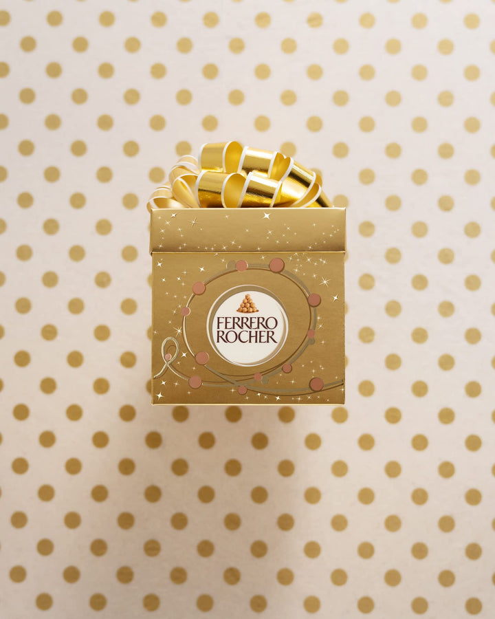 Ferrero Rocher Pralines Chocolate Gift Box - 225g Festive Hazelnut Treat