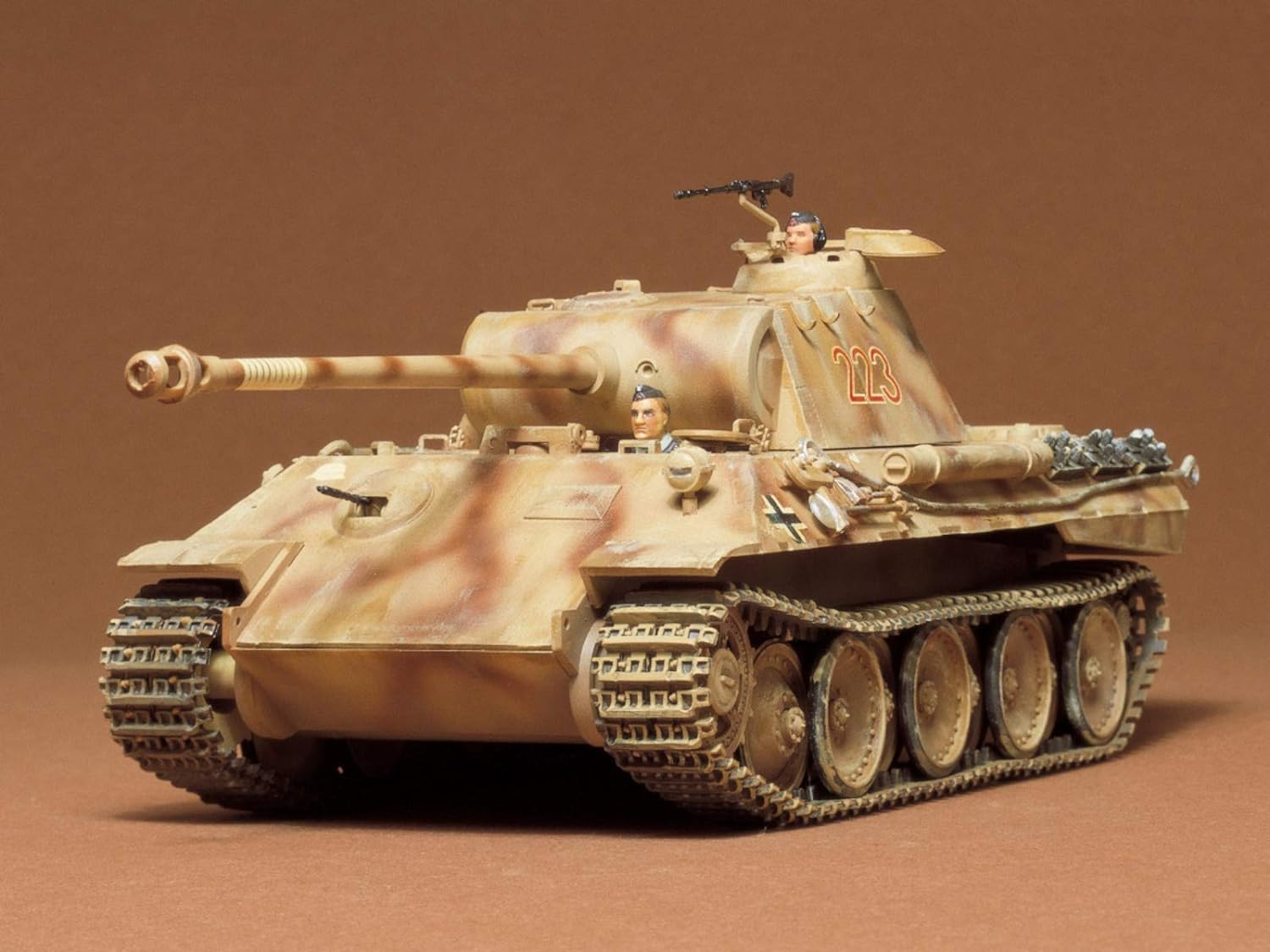Tamiya German Panther Medium Tank - 1:35 Plastic Model Kit 35065 2