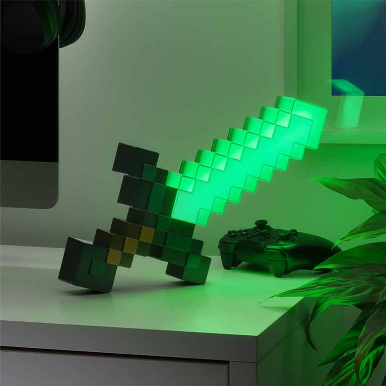 Paladone Minecraft Diamond Sword Light - 40cm Tall | 3 Dynamic Modes | USB-C or Battery Powered 5