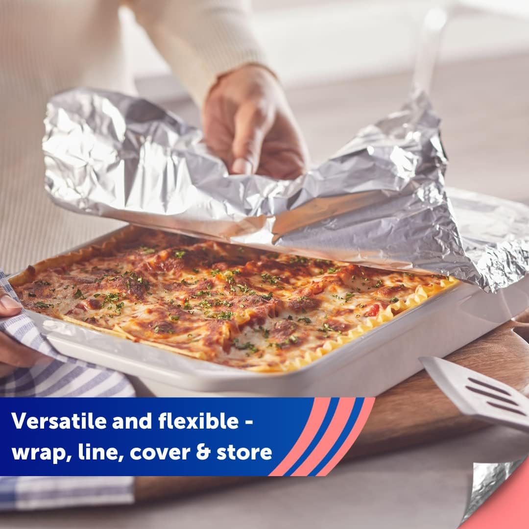 Reynolds Classic Kitchen Foil | 3 Rolls, 30.4cm x 9.14m | Aluminium Foil for Cooking, Baking, BBQ & Storage