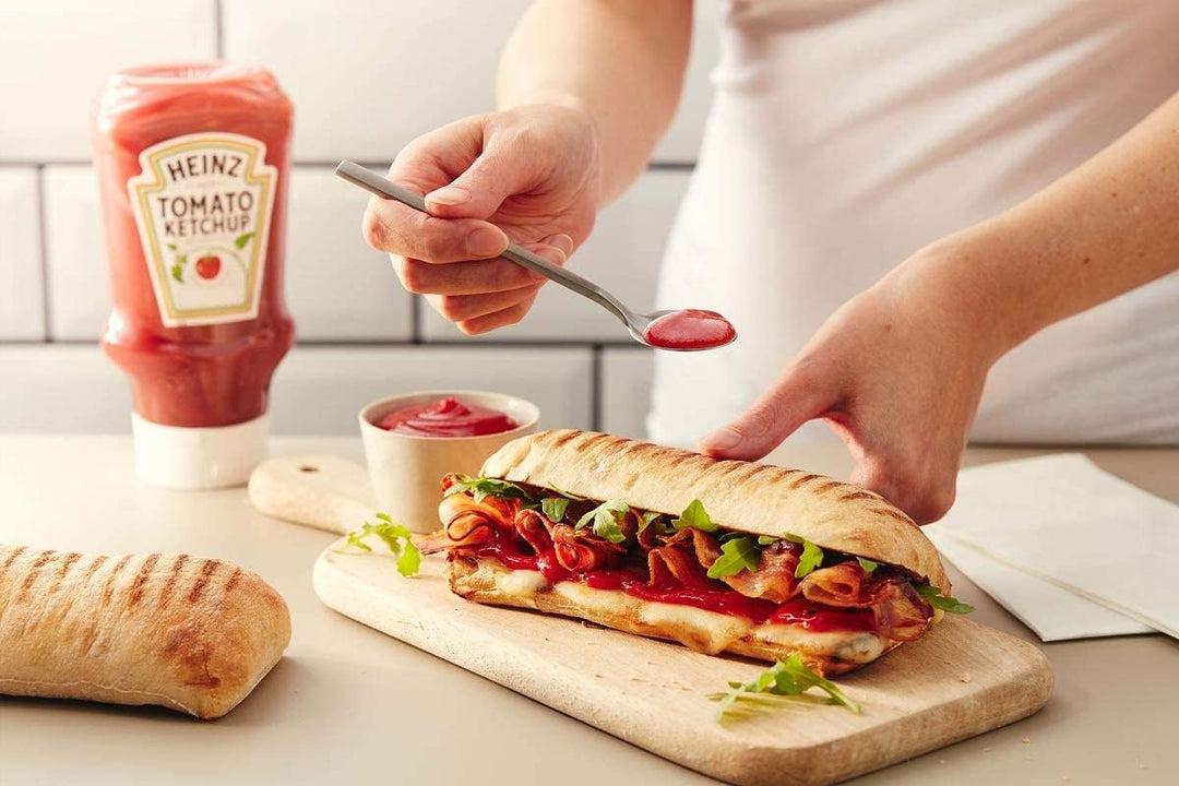 Heinz Tomato Ketchup, 910g Glass Bottle
