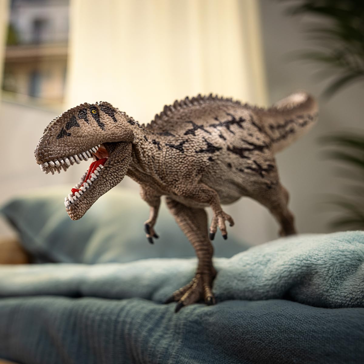 Schleich 15048 Carcharodontosaurus Dinosaur Figurine - Realistic Prehistoric Play Figure for Ages 3+ 5
