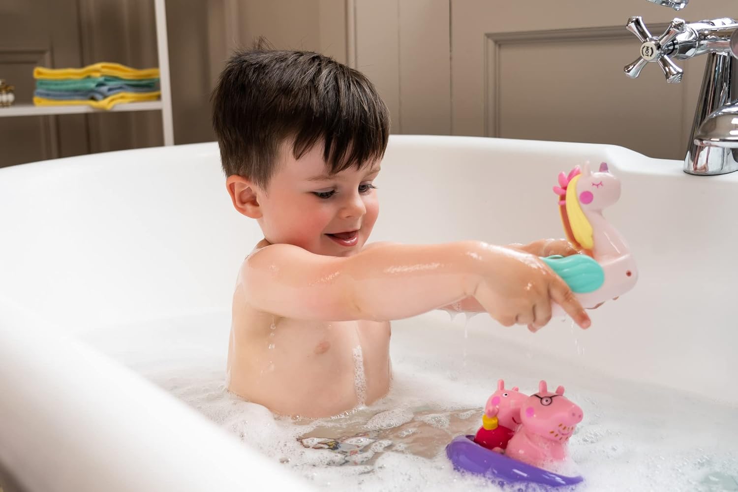 Peppa Pig Bath Toys Playset - Squirting Characters & Unicorn Float for Toddlers 18M+ 5