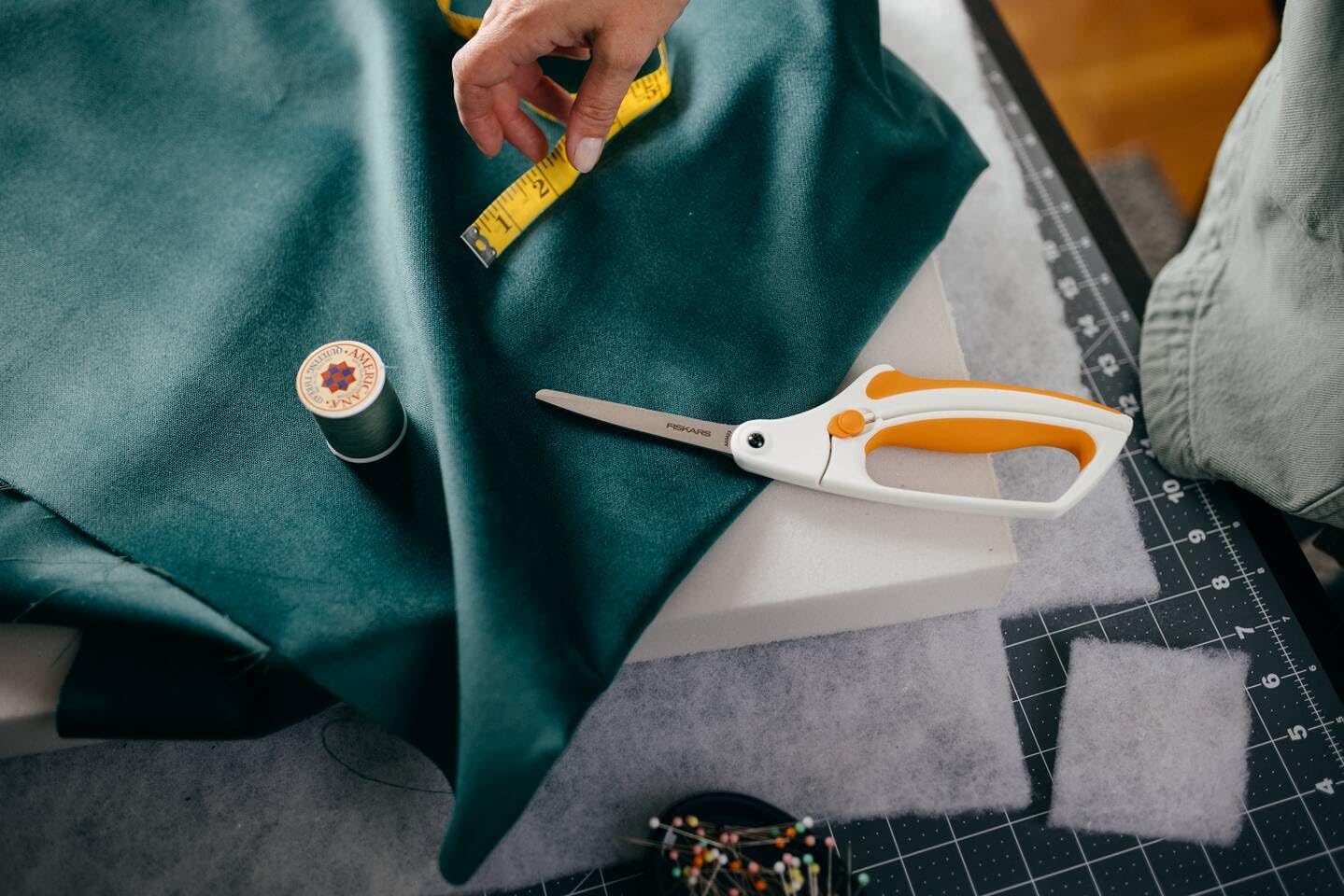 Fiskars Softgrip Fabric Scissors - 26 cm Length | RazorEdge Blades | Ambidextrous Use 5