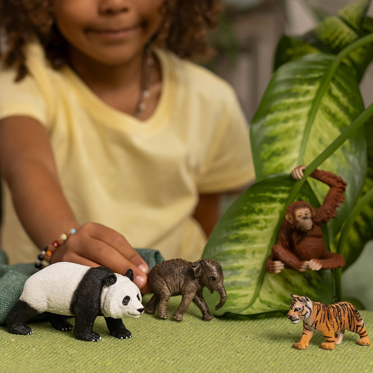 SCHLEICH Wild Life Africa Starter Set - 4Pc Animal Figurines for Ages 3+ 5