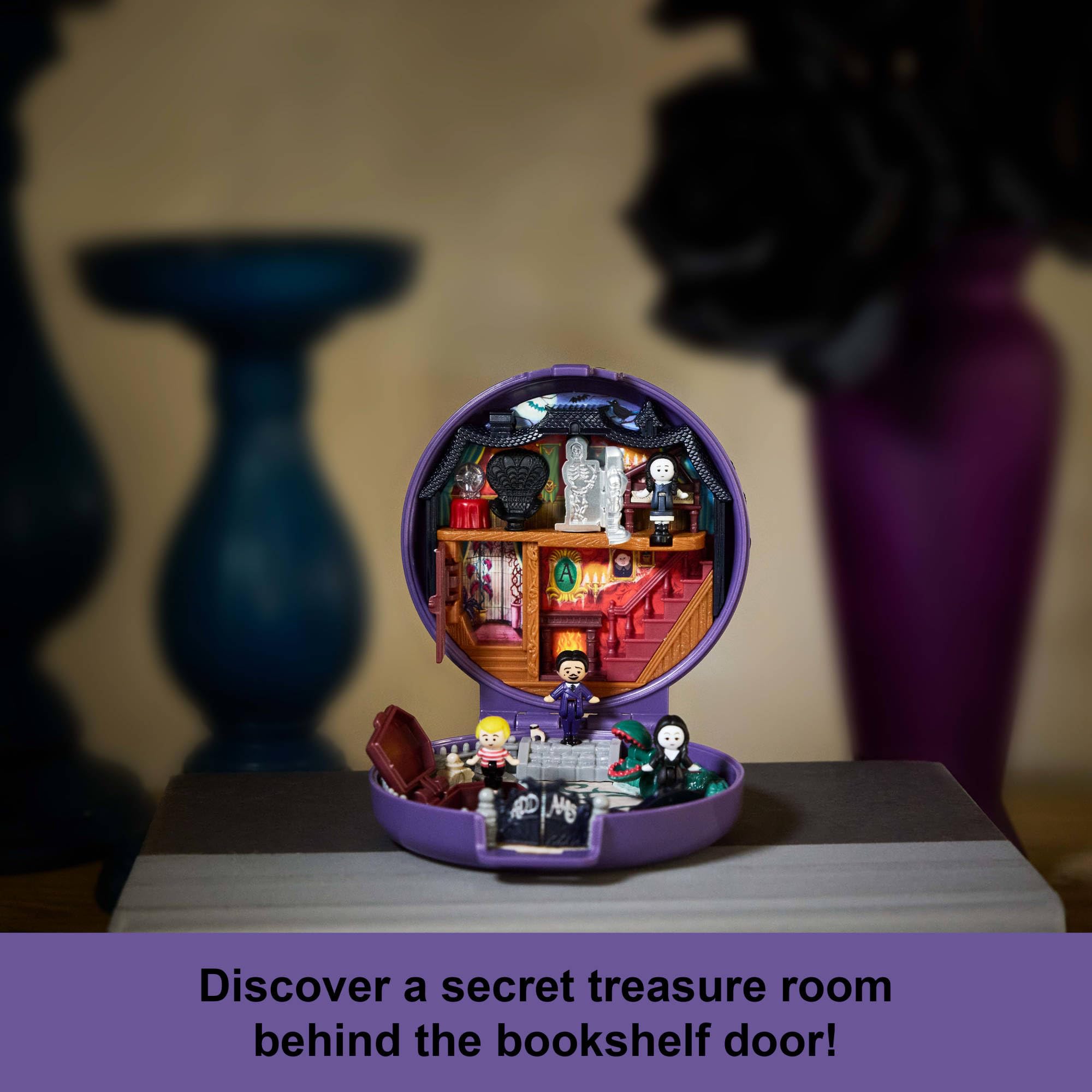 Polly Pocket The Addams Family Collector Playset - 4 Dolls & Haunted Mansion Compact for Ages 4-10 2