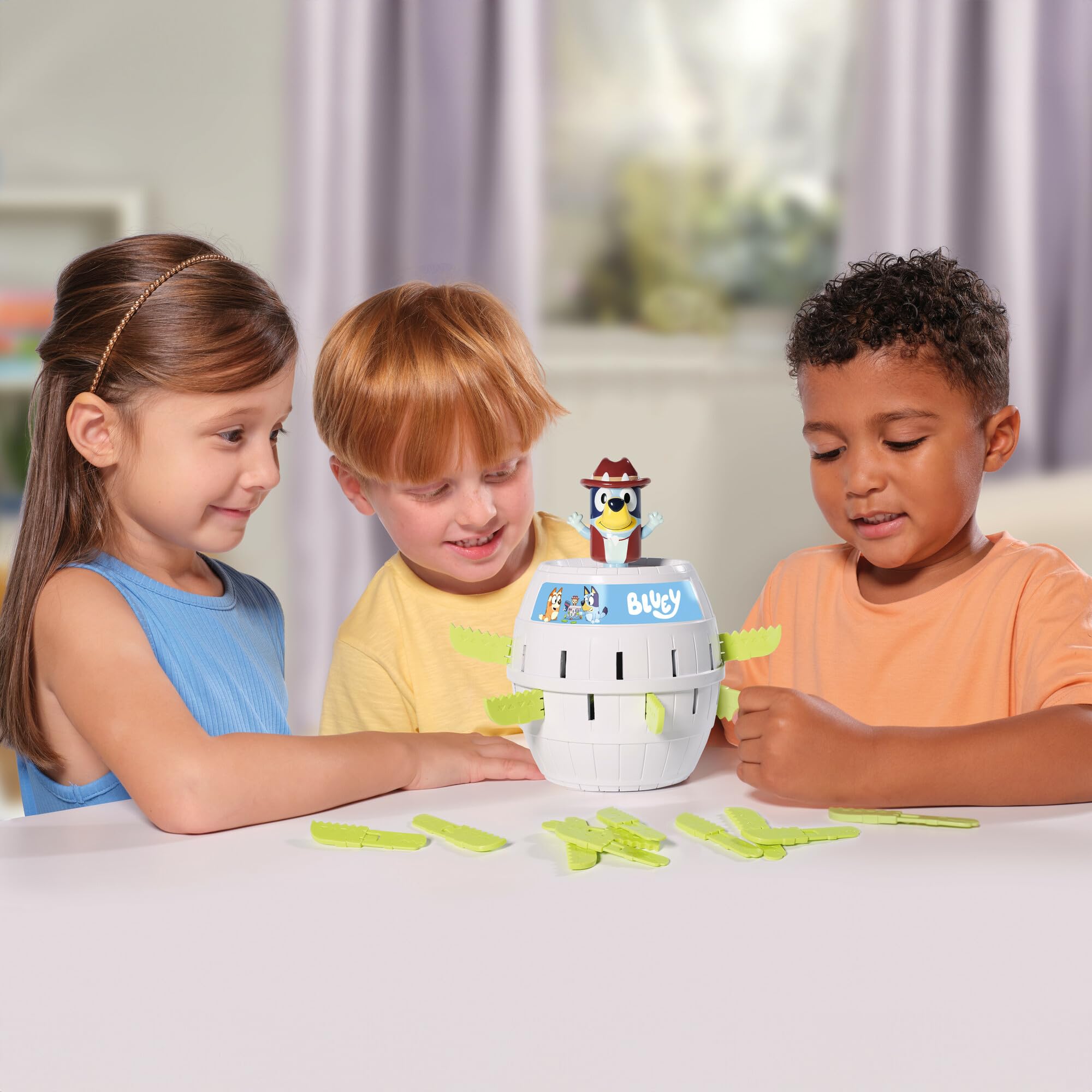 TOMY Pop Up Bluey - Official Bluey Board Game for Kids 4+ - 2 to 4 Player Family Game 7