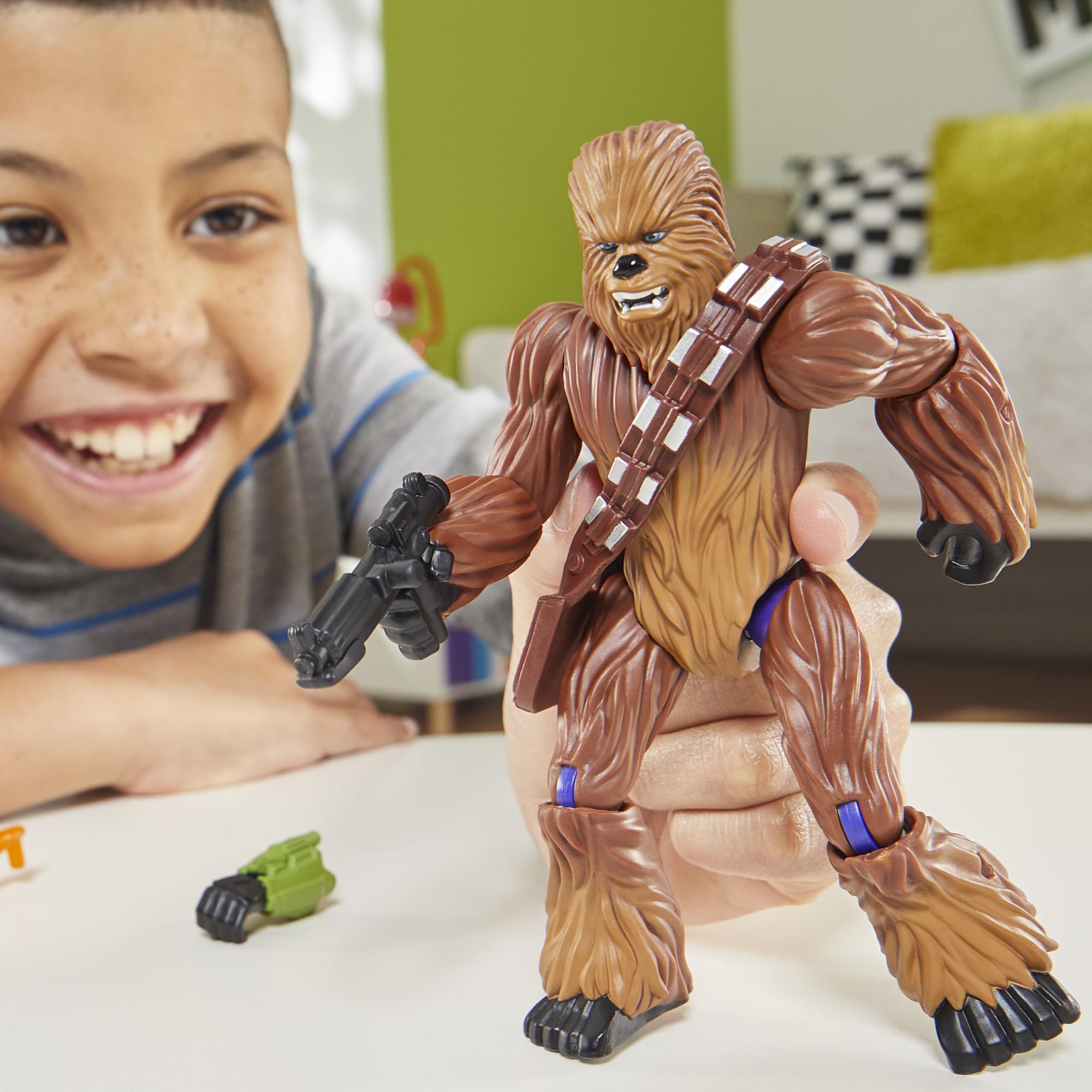 Star Wars MixMashers Chewbacca Action Figure with Boba Fett Gauntlet - Mix and Match Play for Kids 2