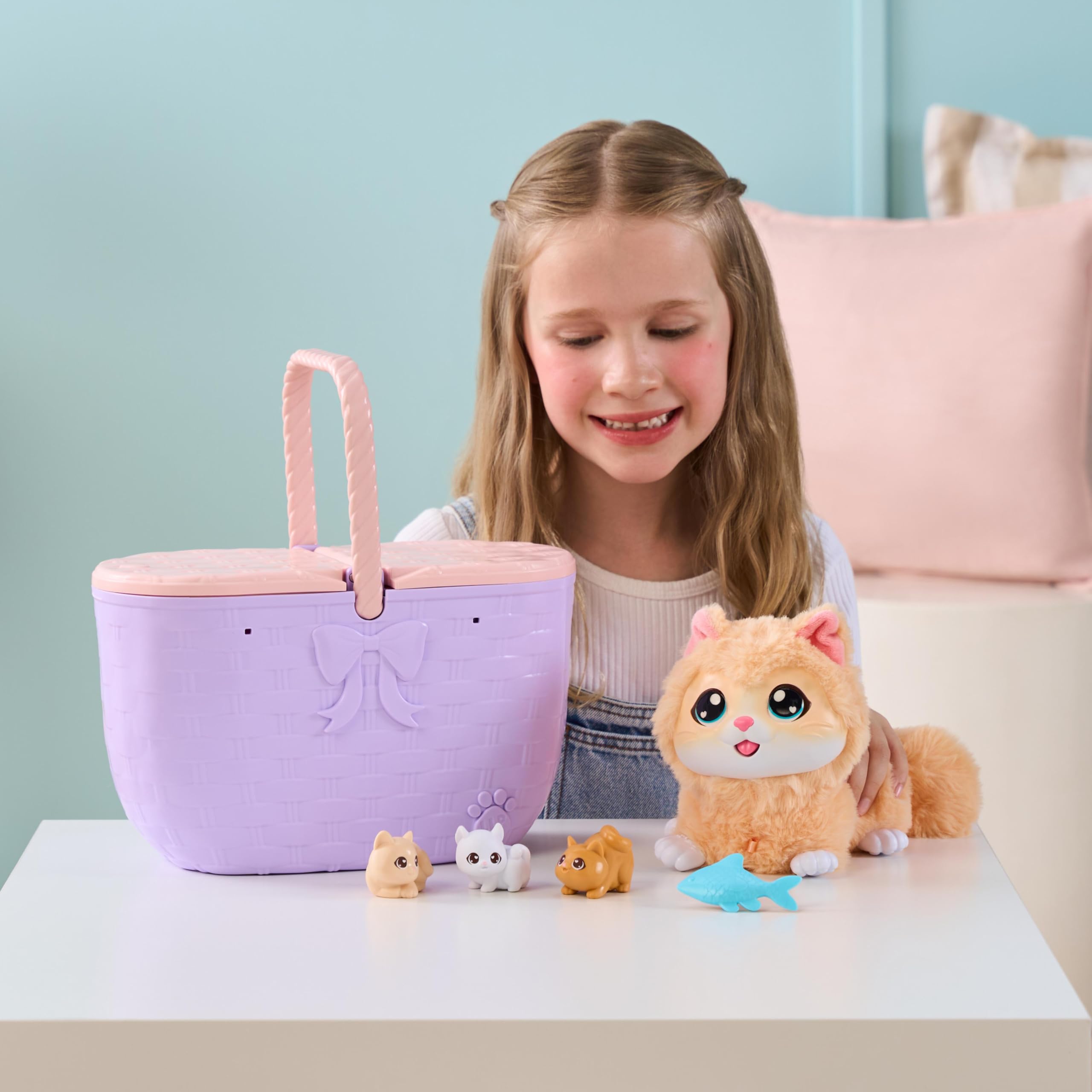 Little Live Pets Mama Surprise Kittens Playset | Interactive Mama with 15+ Sounds | Ages 4+ 5