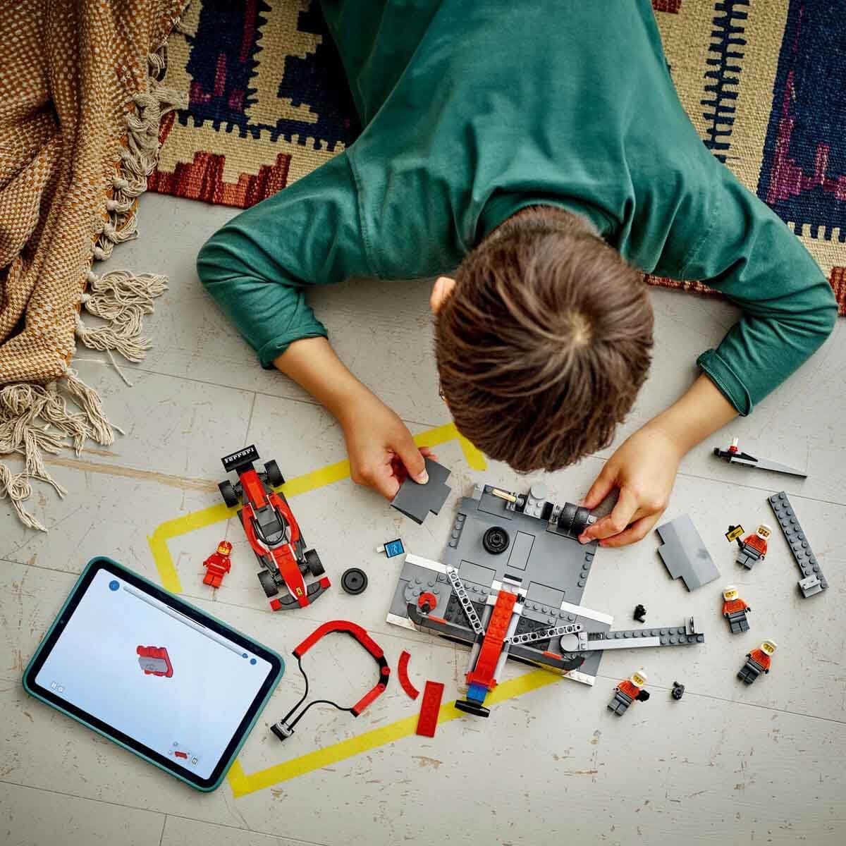 LEGO City F1 Pit Stop & Pit Crew with Ferrari Car Toy - 322-Piece Building Set for Ages 6+ 2