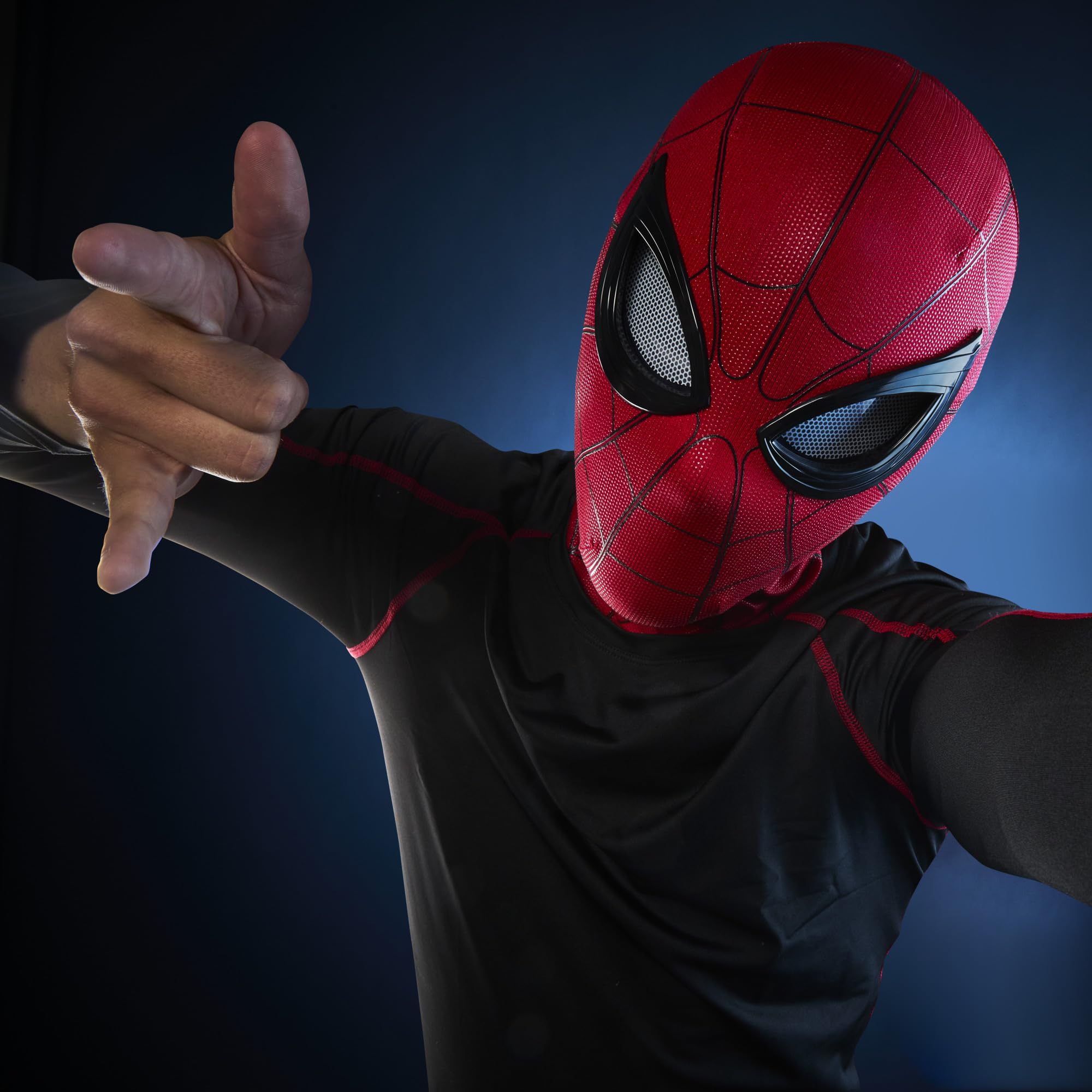 Hasbro Marvel Legends Spider-Man Electronic Expressive Mask - 1:1 Scale, Remote Controlled Eyes, Age 14+ 5