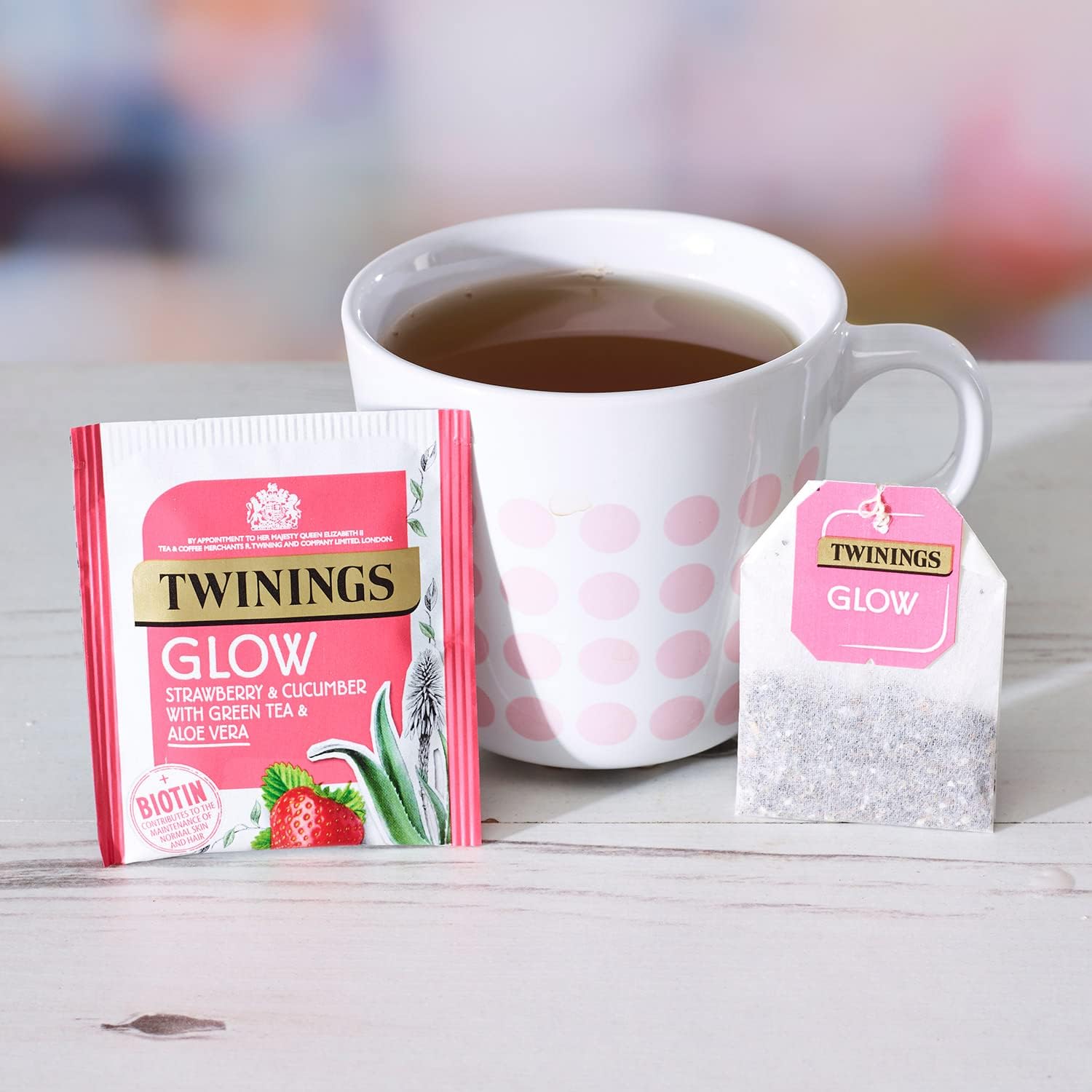 Twinings Superblends Glow Tea - Strawberry & Cucumber Green Tea with Aloe Vera & Biotin (20 Bags) 4