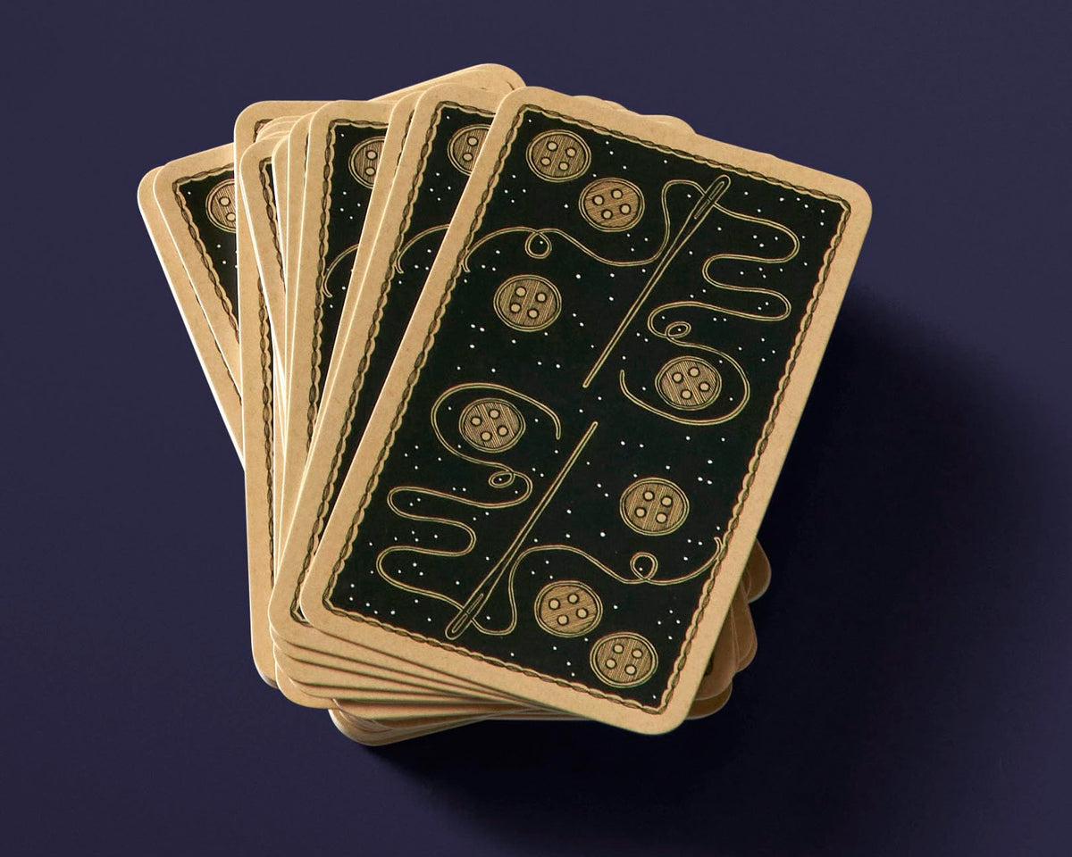 Coraline Oracle Deck and Guidebook - 50 Pages | 289g | English 4