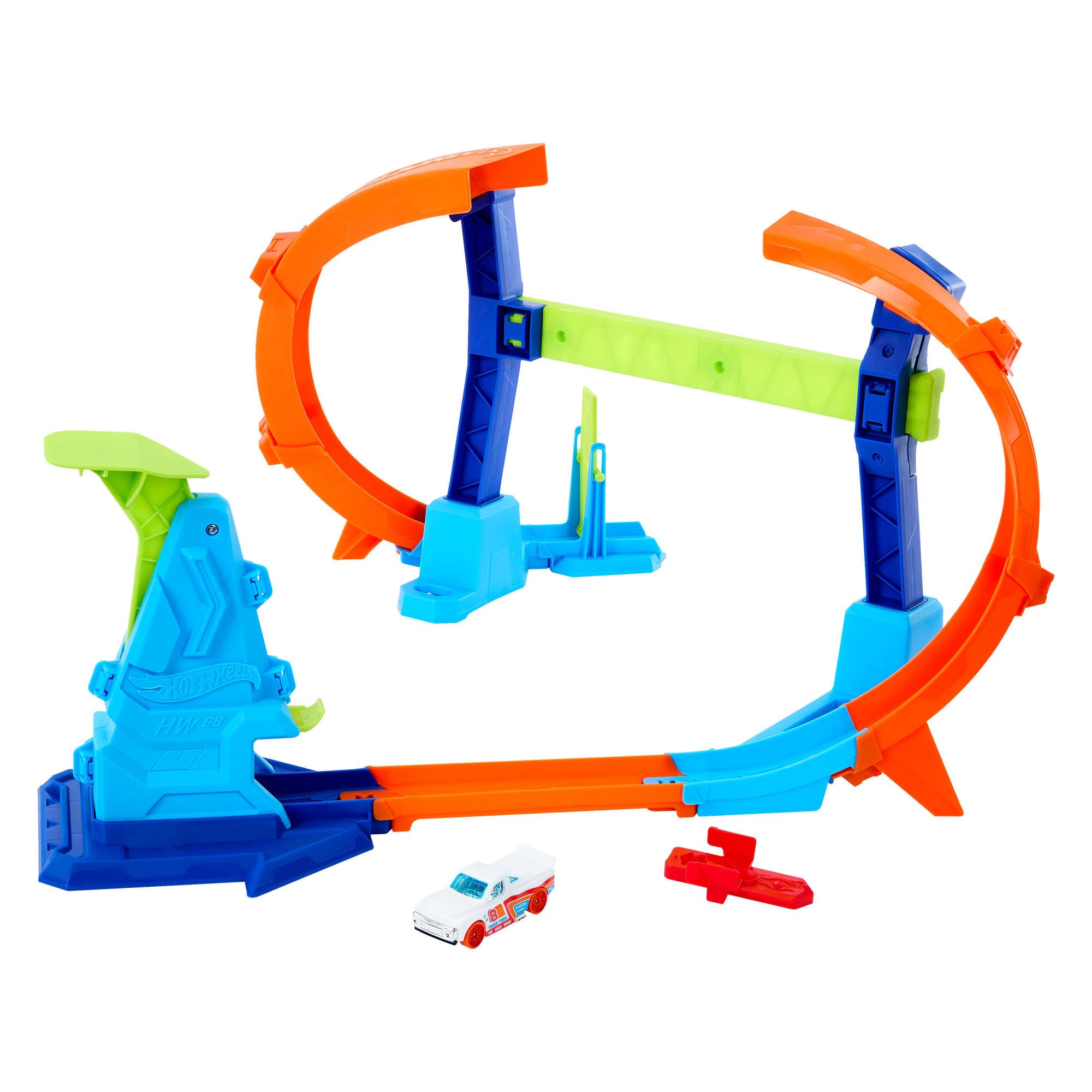 Hot Wheels Stunt Tracks Corkscrew Jump Track Set with 1:64 Scale Car | Ages 4+ | Model JFH36 1