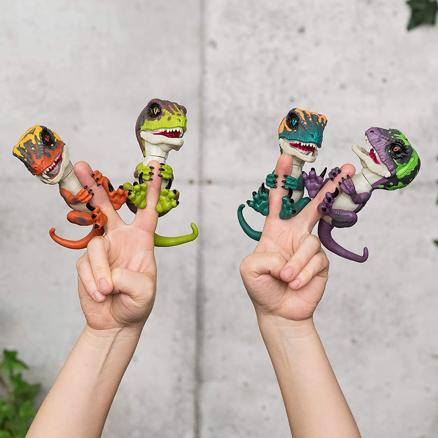 Raptor sauvage par Fingerlings - Stealth Green - Bébé dinosaure interactif à collectionner - Par WowWee 7