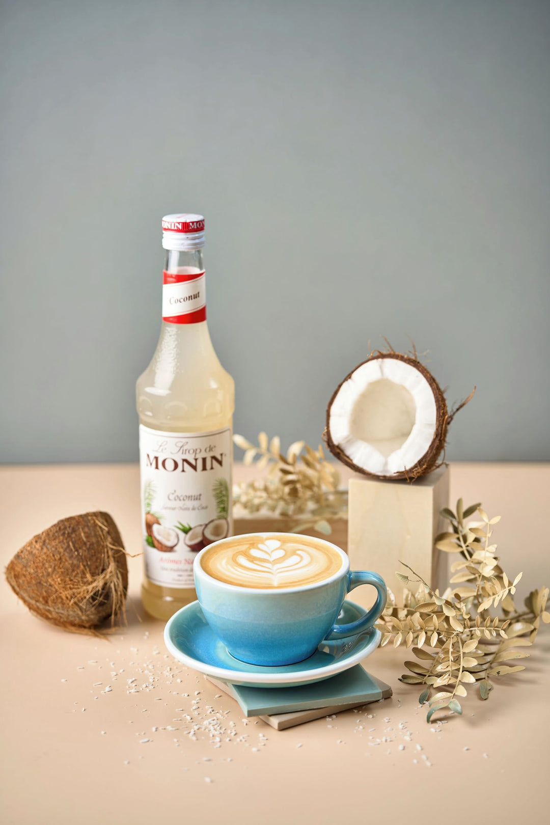 MONIN Premium Coconut Syrup 700 ml - Vegan, Allergen-Free, Natural Flavouring for Coffee, Cocktails & Mocktails