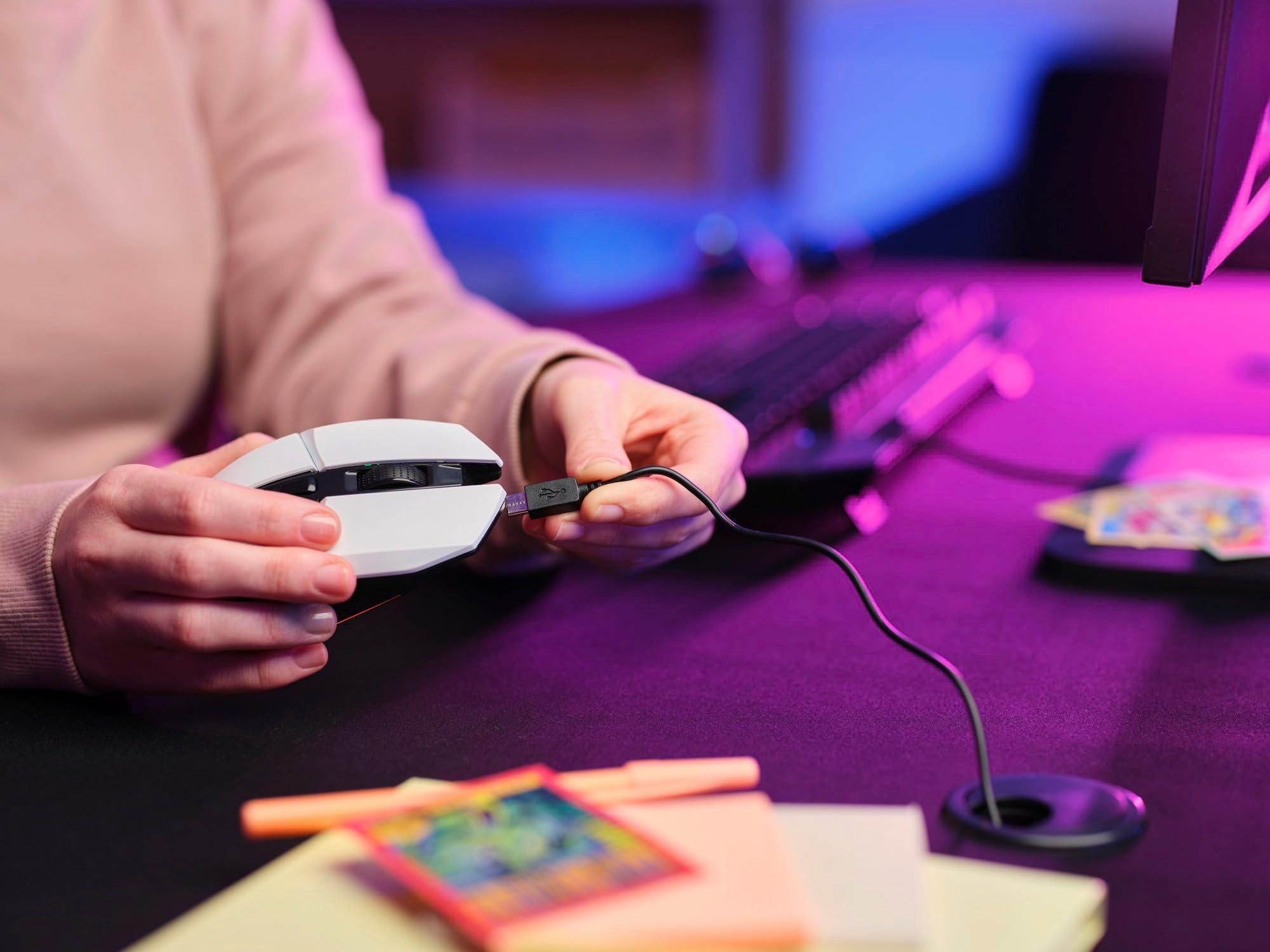 Trust Gaming GXTrust 1108W Vylax Rechargeable Wireless Gaming Mouse – 80h Battery, 800-4800 DPI, RGB Lighting, 6 Buttons, White 16