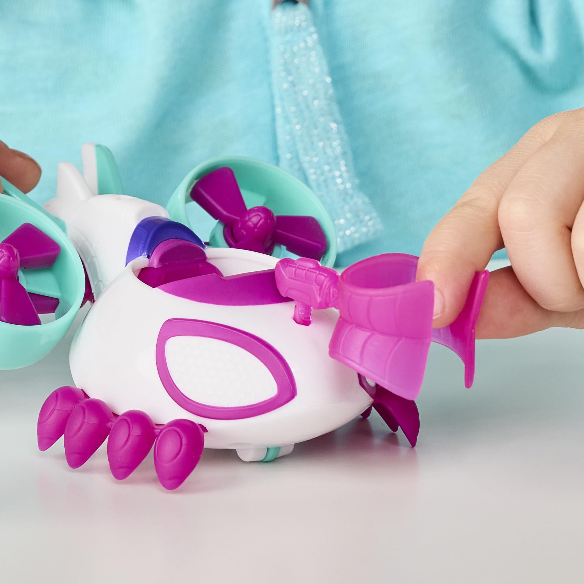 SPIDEY AND HIS AMAZING FRIENDS Ghost-Spider Copter Toy Vehicle with 3-inch Poseable Figure | Ages 3+ 4