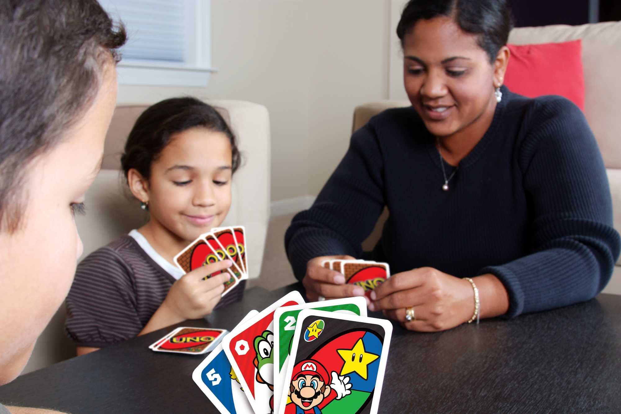 Juegos Mattel UNO Super Mario Card Game - Collectible Tin Edition, Ages 7+, 2-10 Players 2