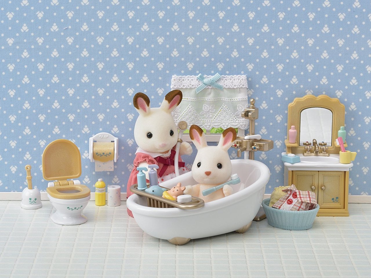 Sylvanian Families Country Bathroom Set 5286 | Plastic | Ages 3+ 3