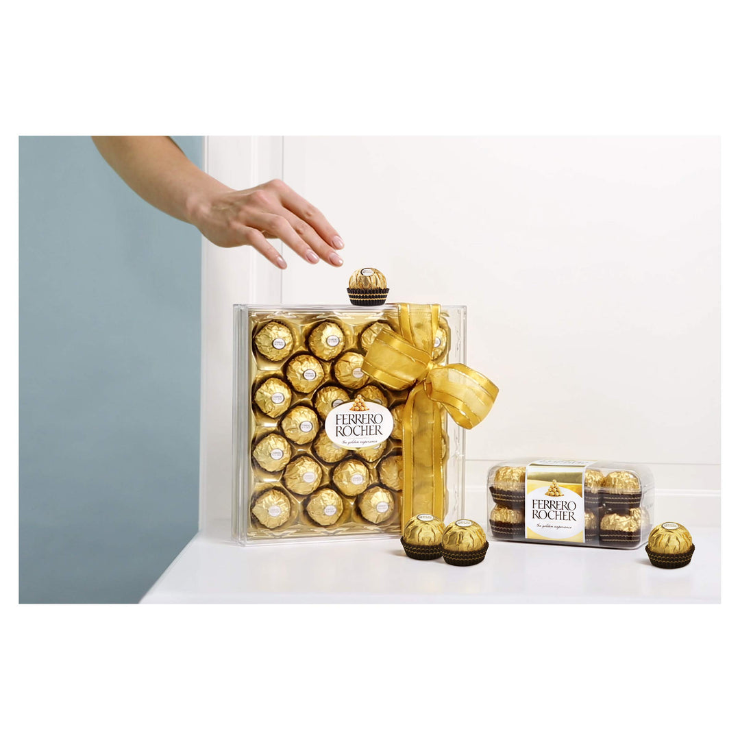 Ferrero Rocher 24-Piece Milk Chocolate Gift Box with Whole Hazelnut, 300g