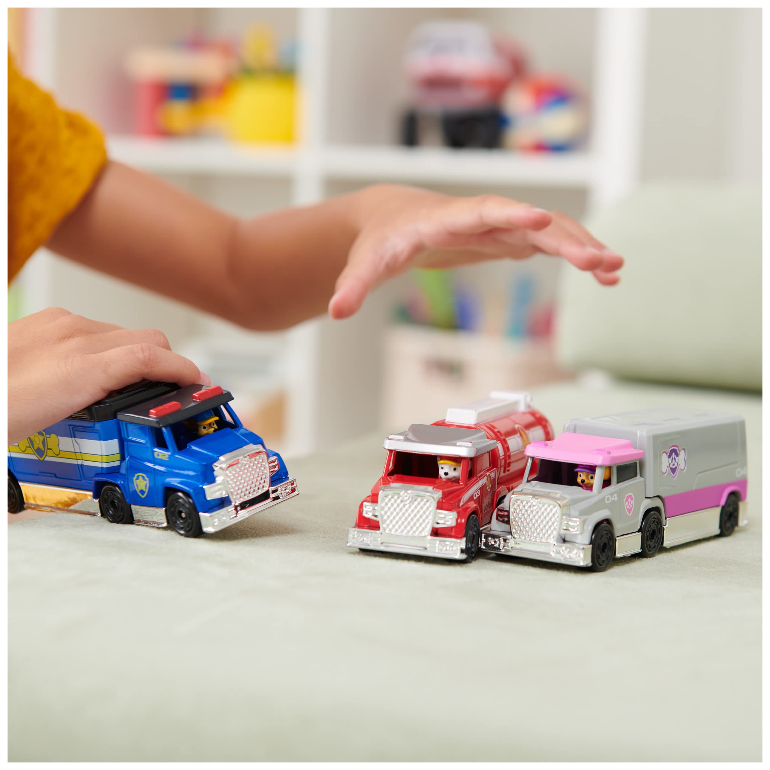 Paw Patrol Big Truck Pups True Metal Vehicles Set with Chase, Marshall, and Skye 3