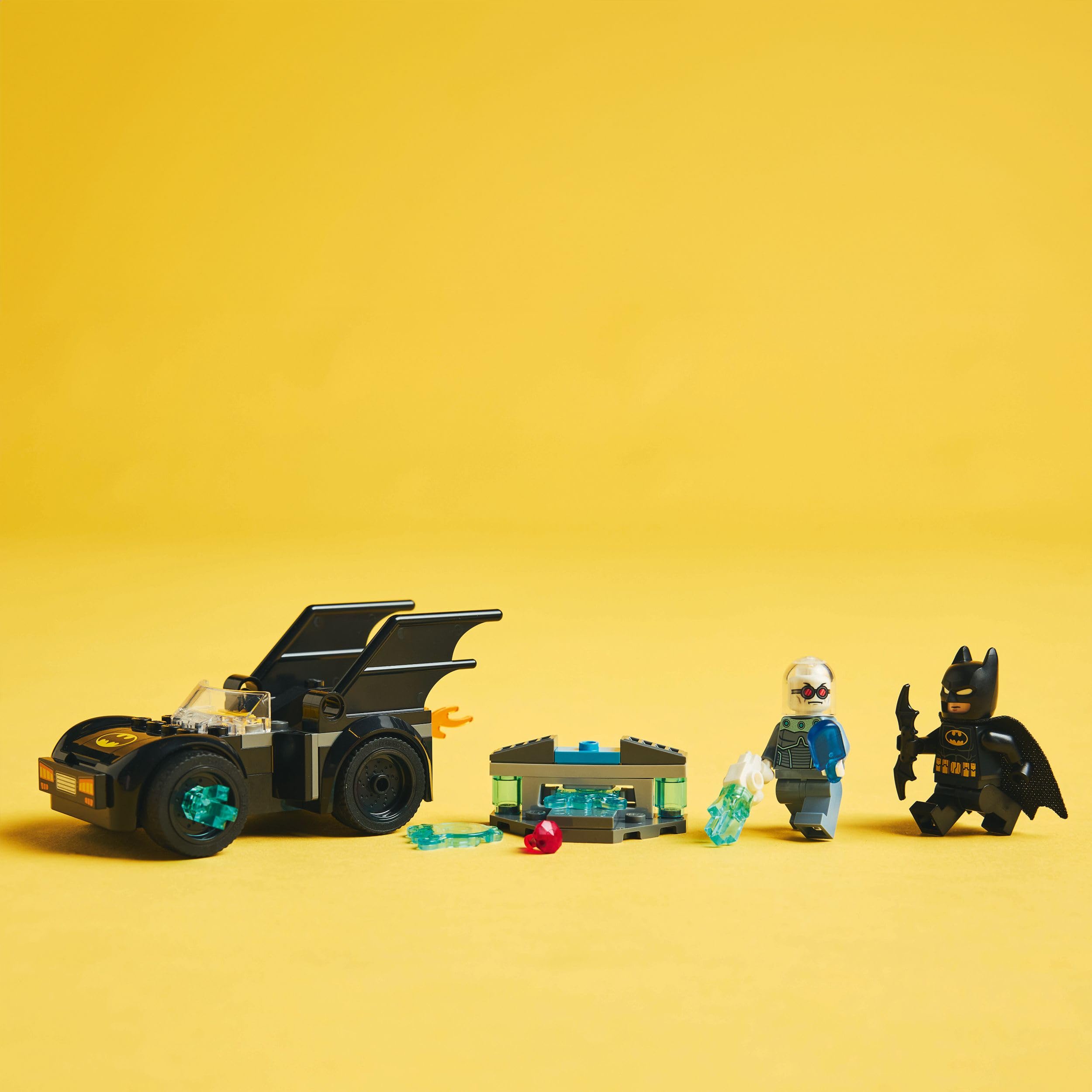 LEGO DC Batman & Batmobile vs. Mr. Freeze 76301 - Super Hero Building Set for Kids 4+ 3