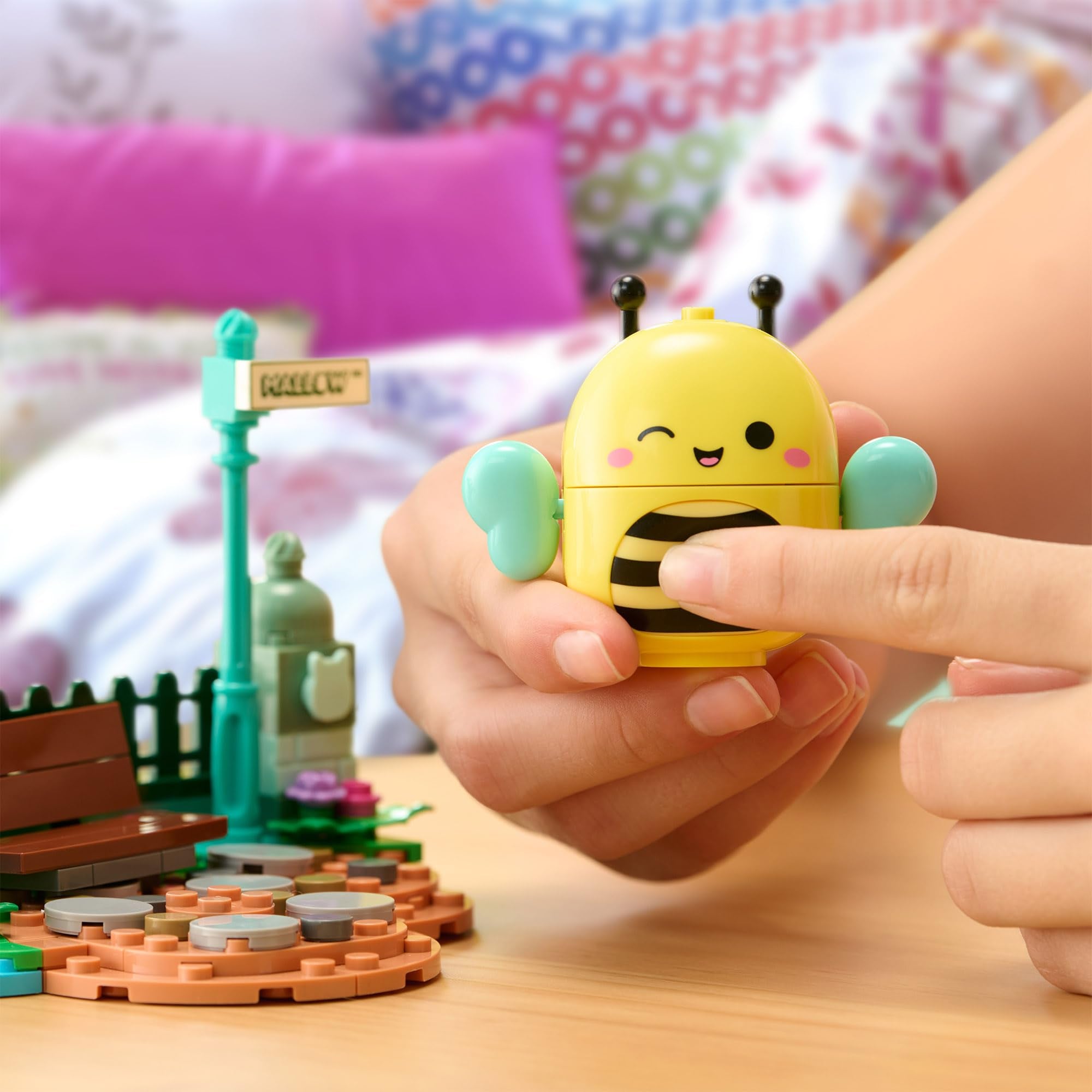 BLDR Squishmallows Sunny’s Park Life Building Set - 155-Piece Floral Playset with Sunny the Bee Figure 15