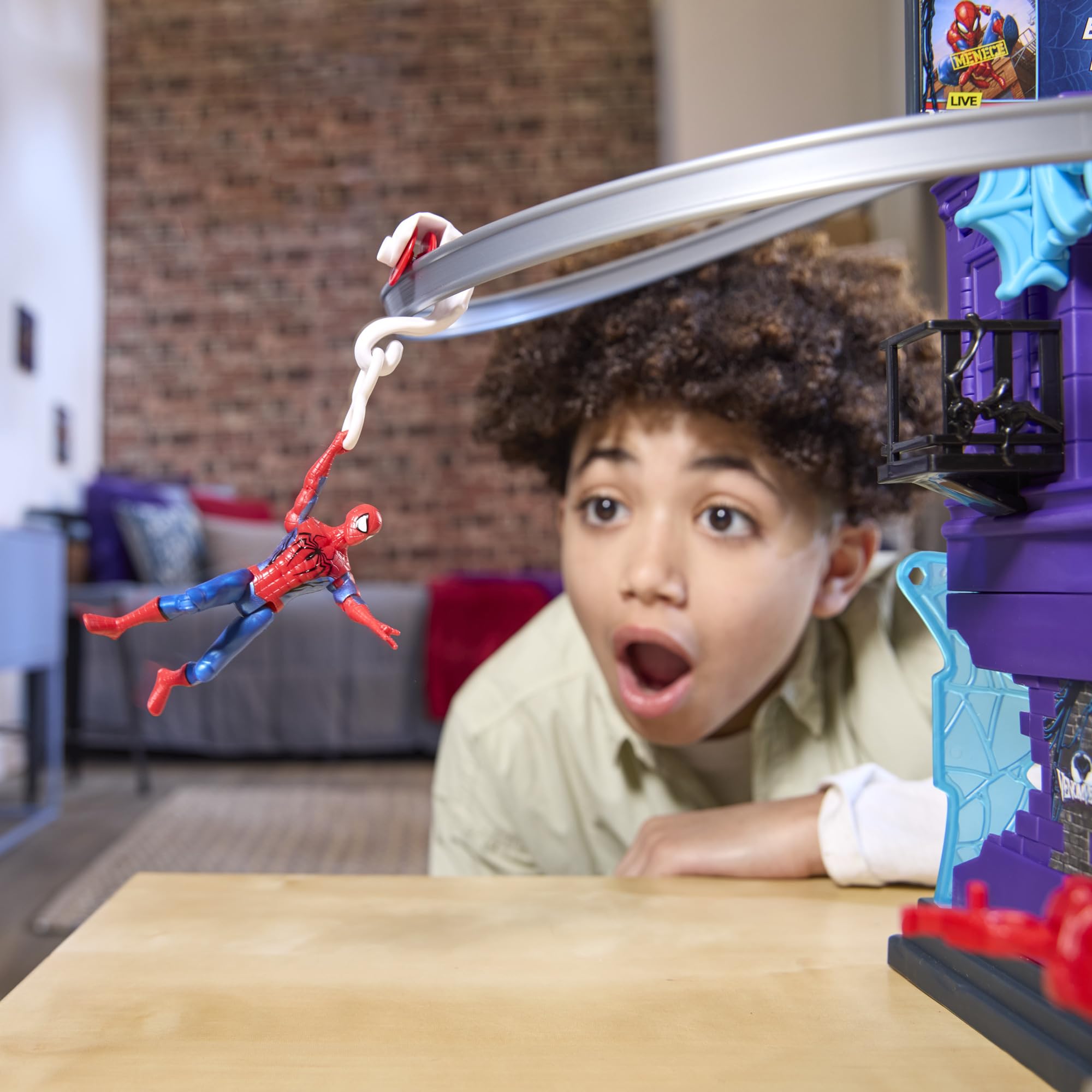 SPIDER-MAN VenomVersus Web Slinging City Playset - Over 18 Inches Tall | 30+ Features | Ages 4+ 5