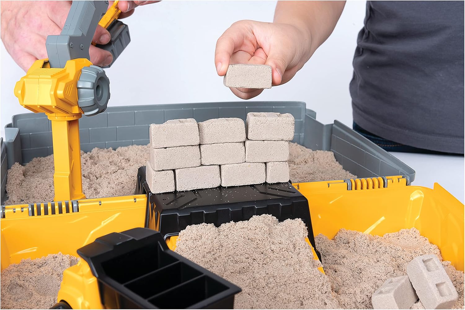 Kinetic Sand Construction Site Playset - Working Crane & Dumper Truck for Kids 3+ 5