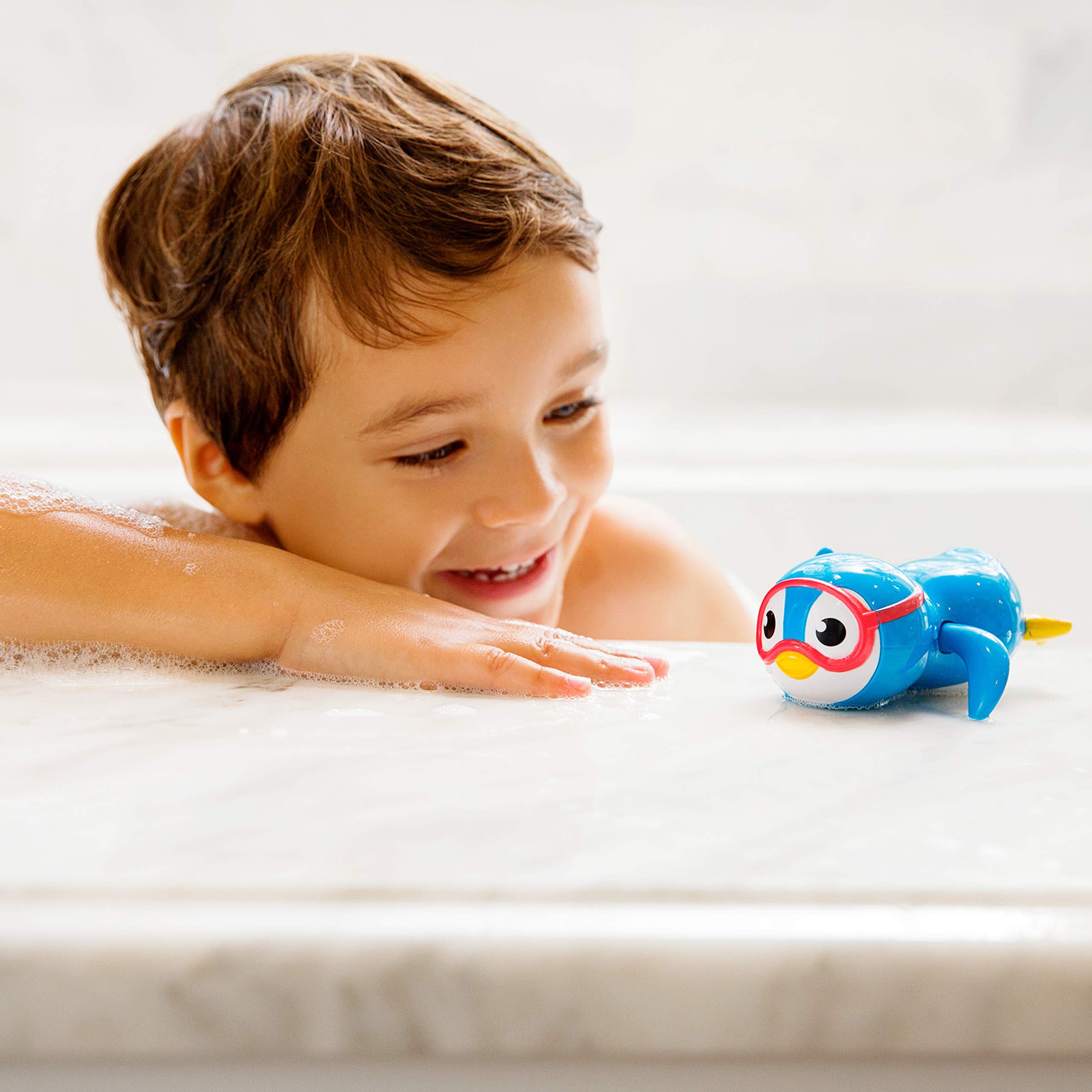 Munchkin Wind Up Swimming Penguin Scuba Buddy Bath Toy | Ages 9 Months+ | Unisex Baby 6