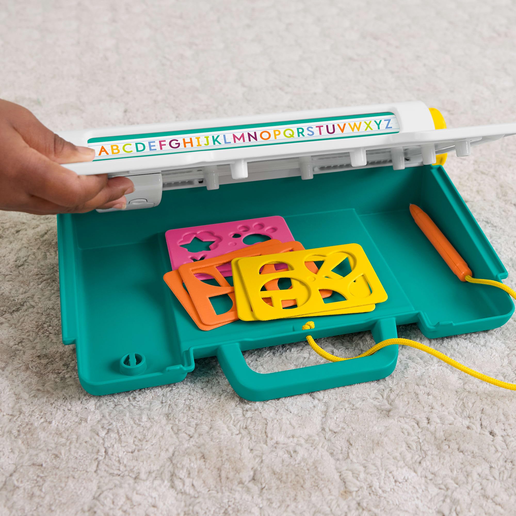 Fisher-Price Learn & Doodle Desk - Mess-Free Drawing & Writing Toy for Preschoolers 4