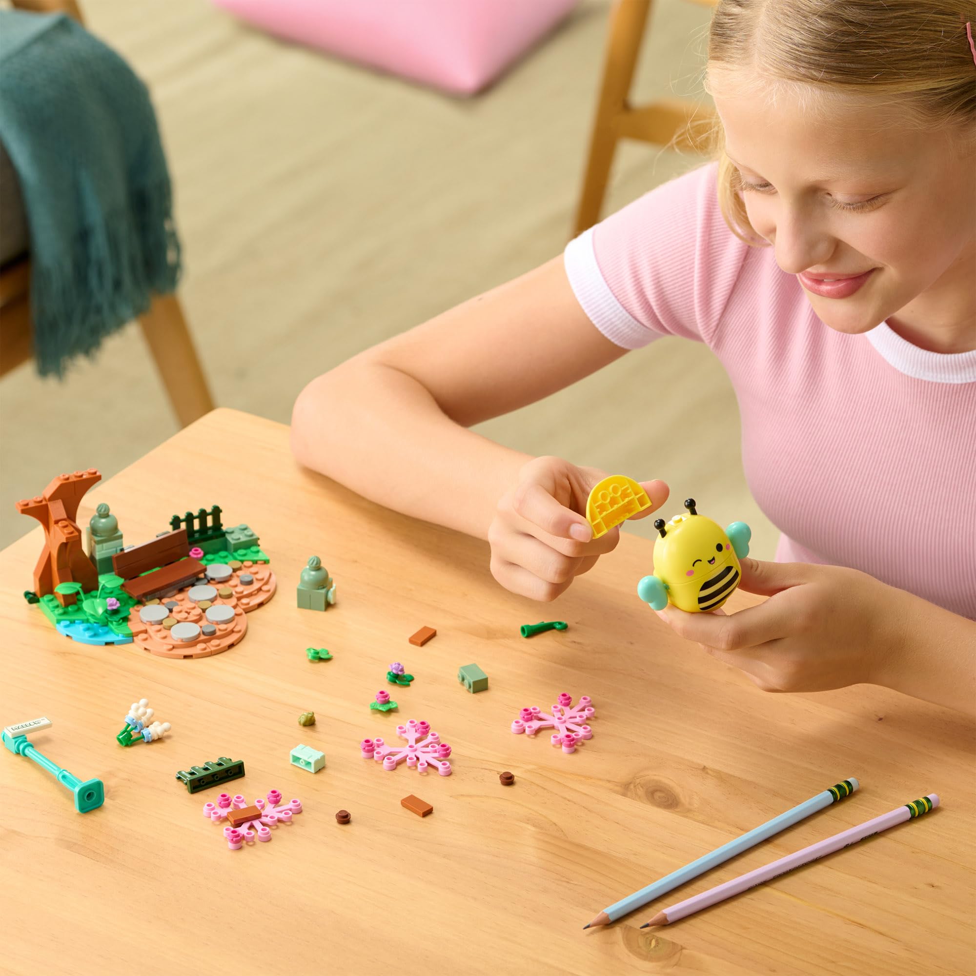 BLDR Squishmallows Sunny’s Park Life Building Set - 155-Piece Floral Playset with Sunny the Bee Figure 6
