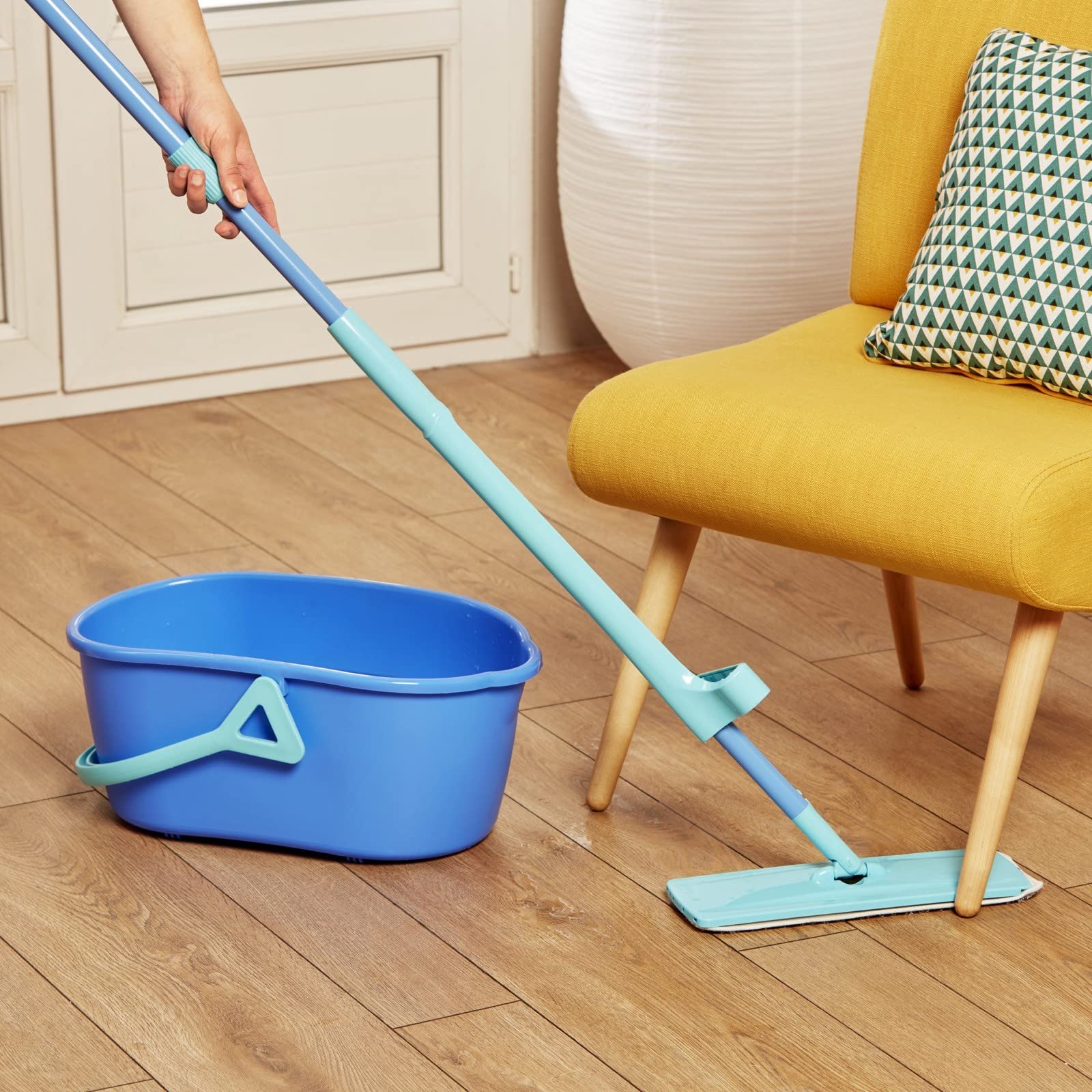 Spontex Easy Max+ Microfibre Flat Mop - Integrated Wringer | Telescopic Handle | Machine Washable Head 2