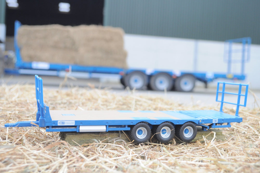Britains Kane Bale Trailer and Bales Farm Set - 1:32 Scale Convertible Trailer Playset for Kids 3+
