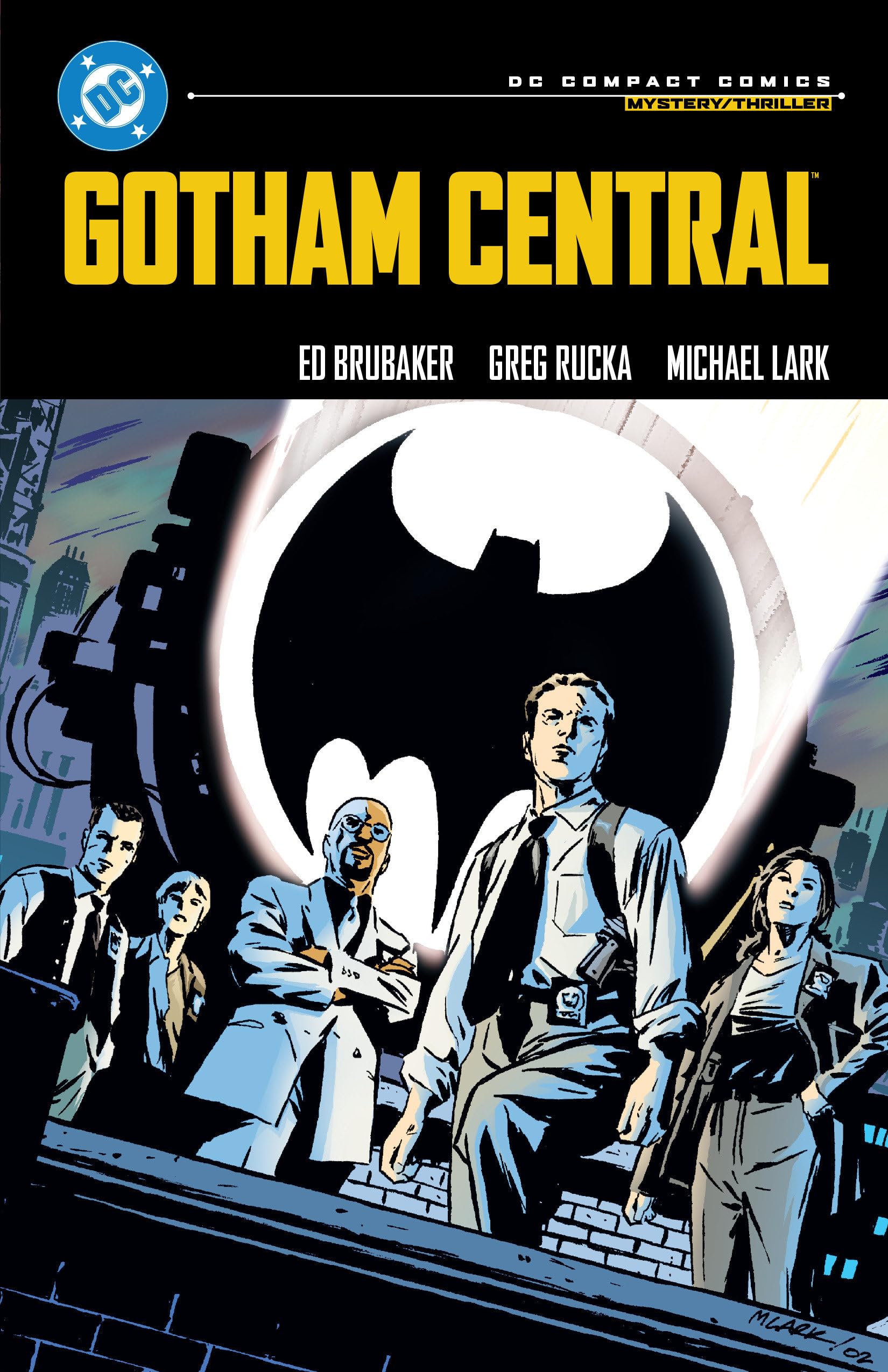 DC Comics Gotham Central: DC Compact Comics Edition Paperback | Ed Brubaker 1