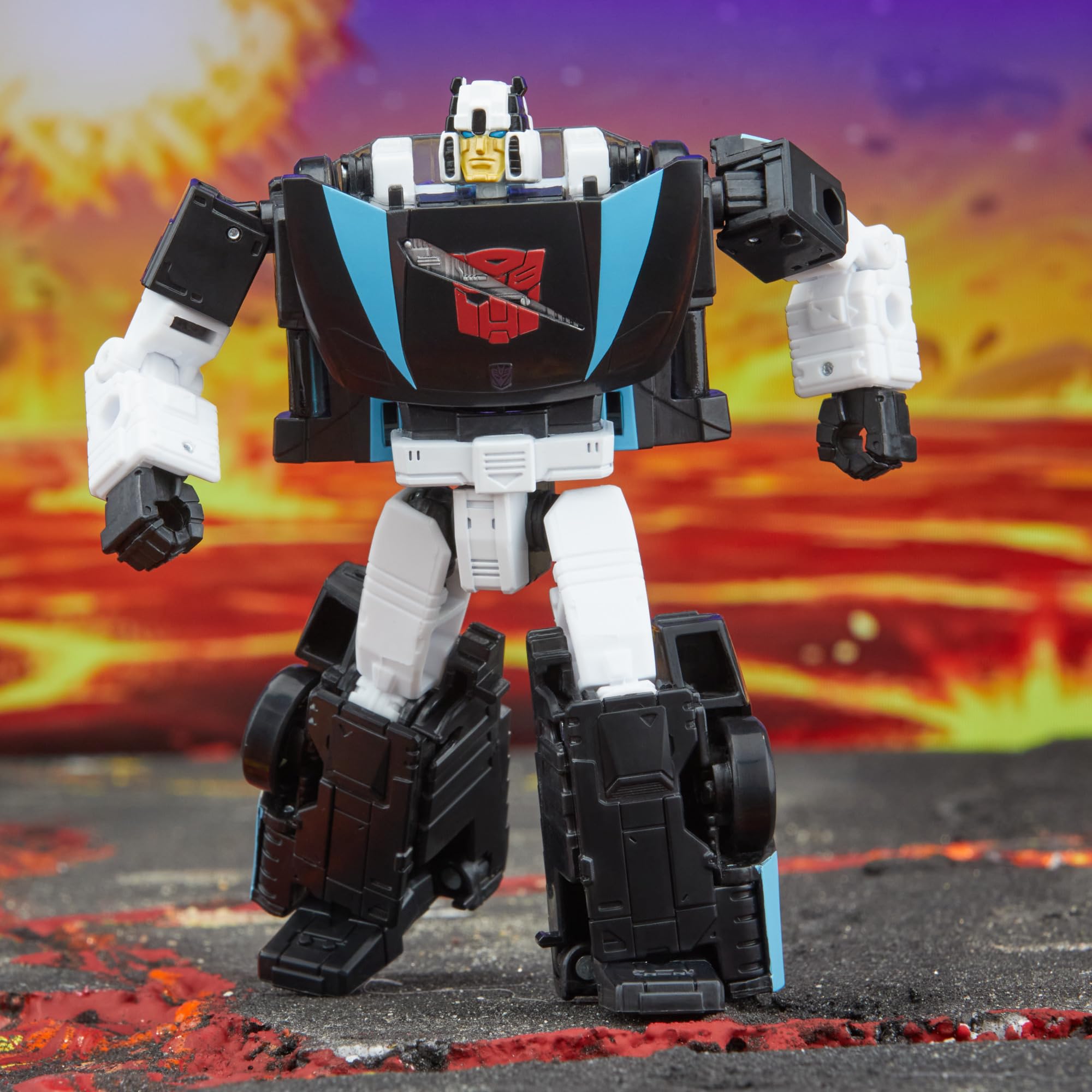 Transformers Legacy Deluxe Class Armada Universe Wheeljack Action Figure | 5.5-inch | 16 Steps 3