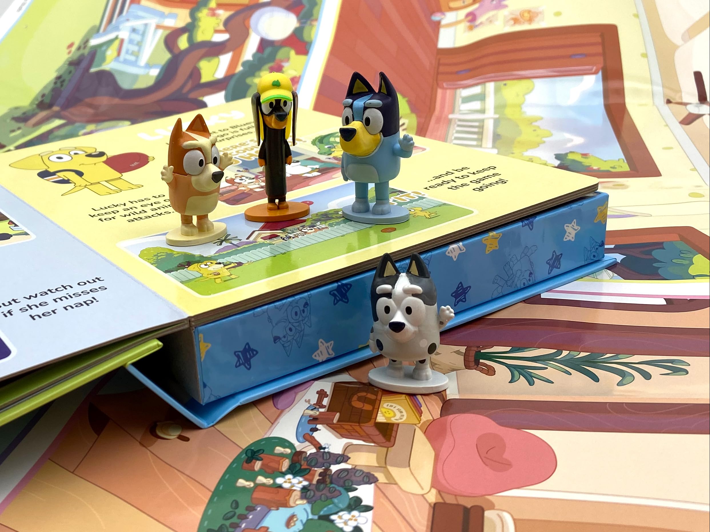 Phidal BBC Bluey My Busy Books Activity Book | 1 Storybook, 10 Figurines, 1 Playmat | Ages 2-4 2