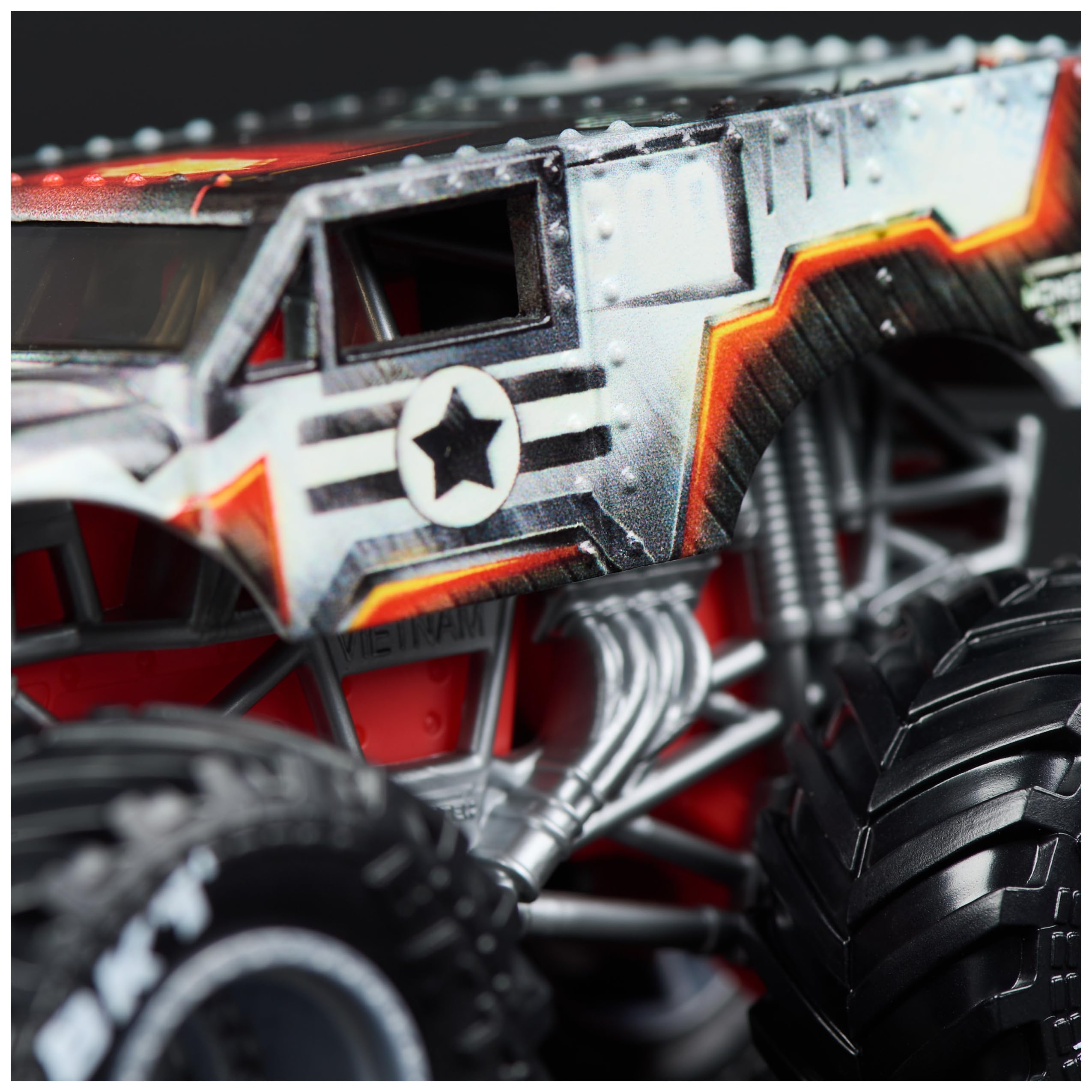 Monster Jam Marvel Iron Man vs War Machine Die-Cast Truck 2-Pack - 1:64 Scale 6