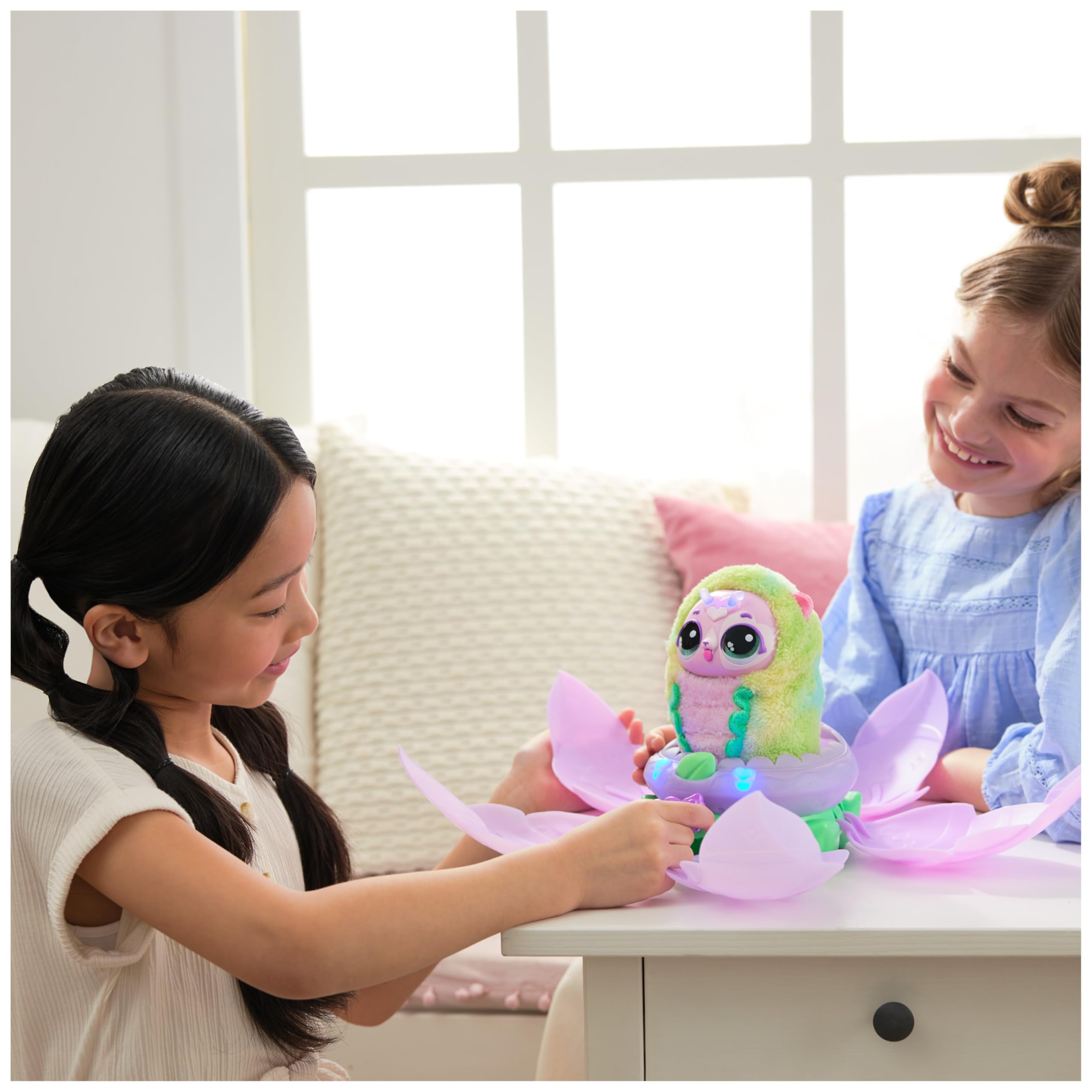 HATCHIMALS Bloomables Puppyfly Surprise Interactive Toy with Flower and Accessories 12