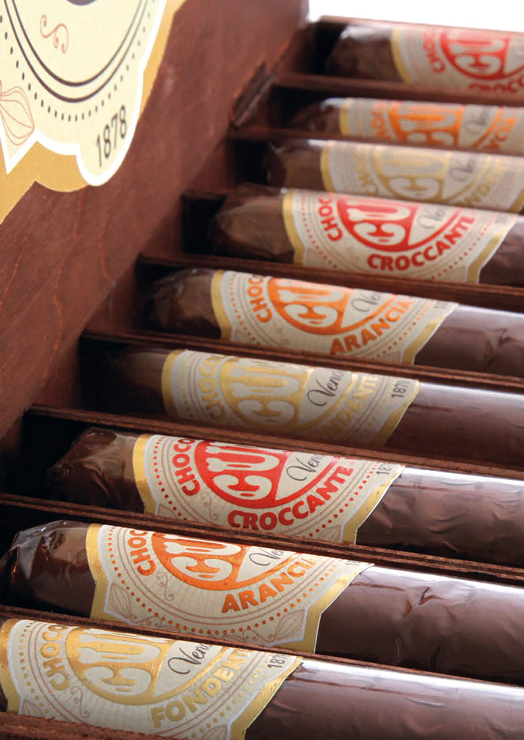 Venchi Dark Chocolate Cigar with Orange Truffle Filling 100g 2