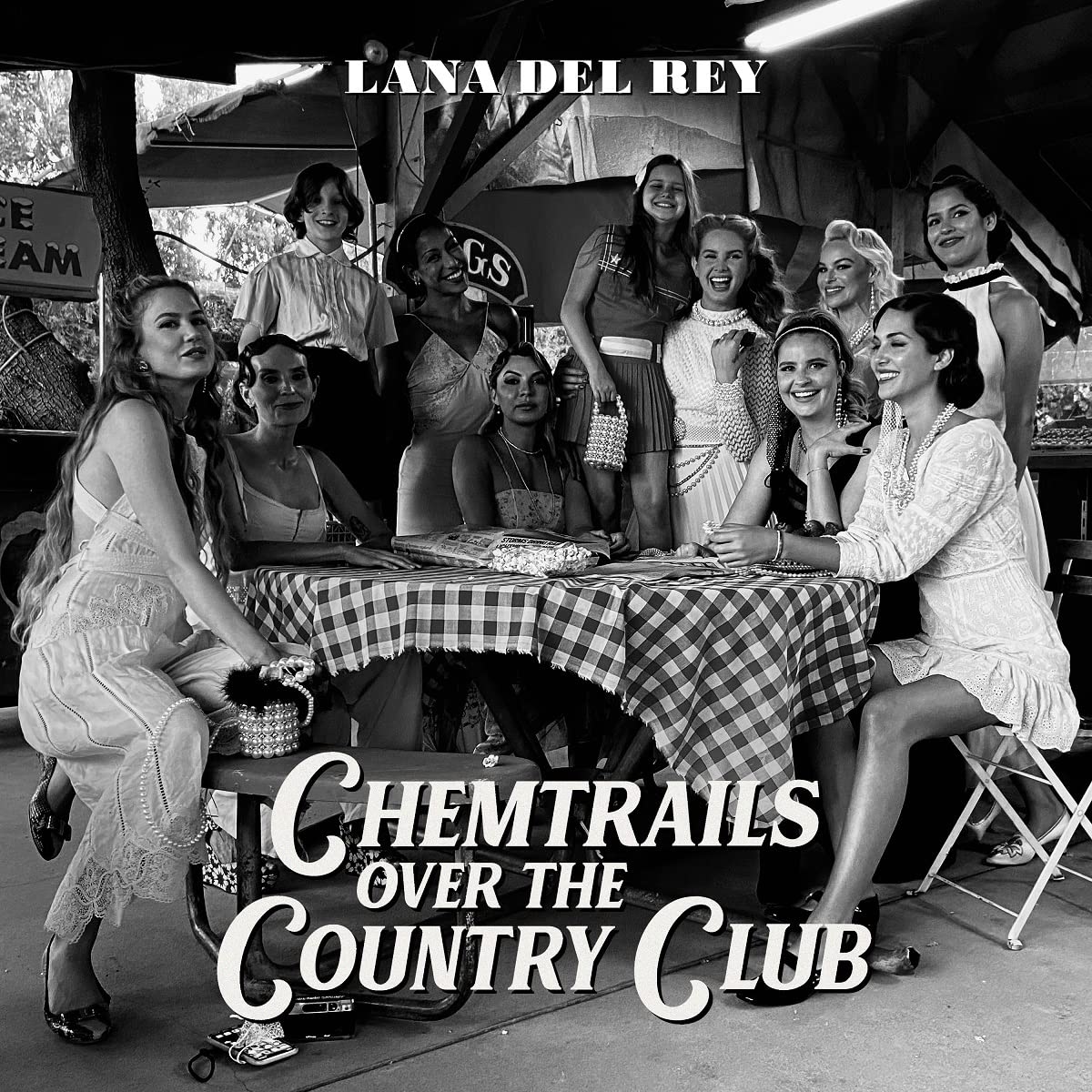 Lana Del Rey - Chemtrails Over The Country Club [VINYL] 2
