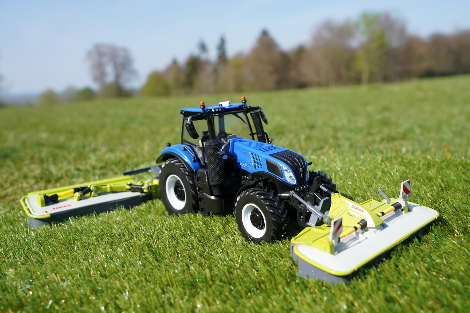 Britains CLAAS 3600FC DISCO Mower - Compatible with 1:32 Scale Farm Tractor Models 2