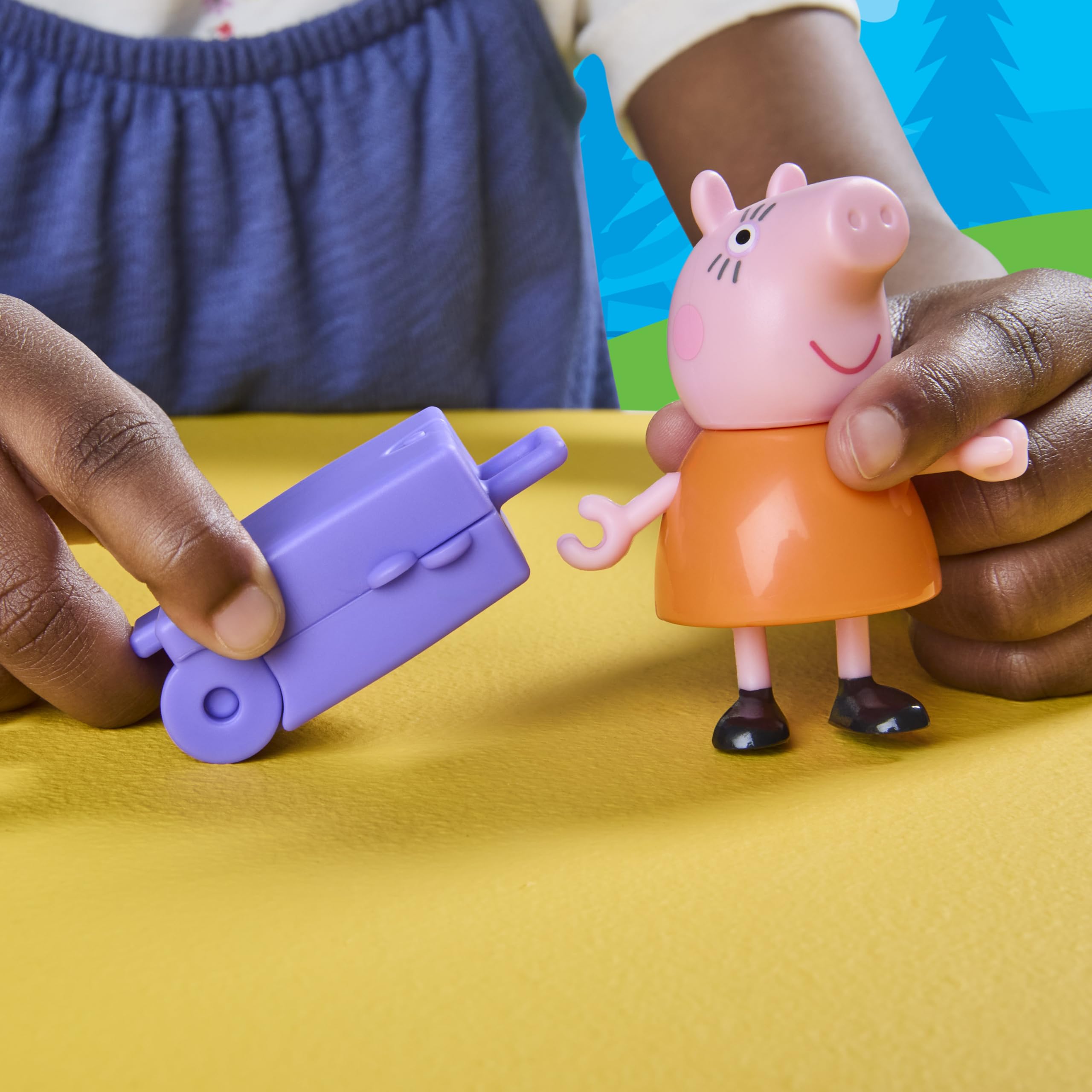 Peppa Pig Peppa's Travels: Big Family Adventure Figure Set - 5 Figures, Ages 3+ 8